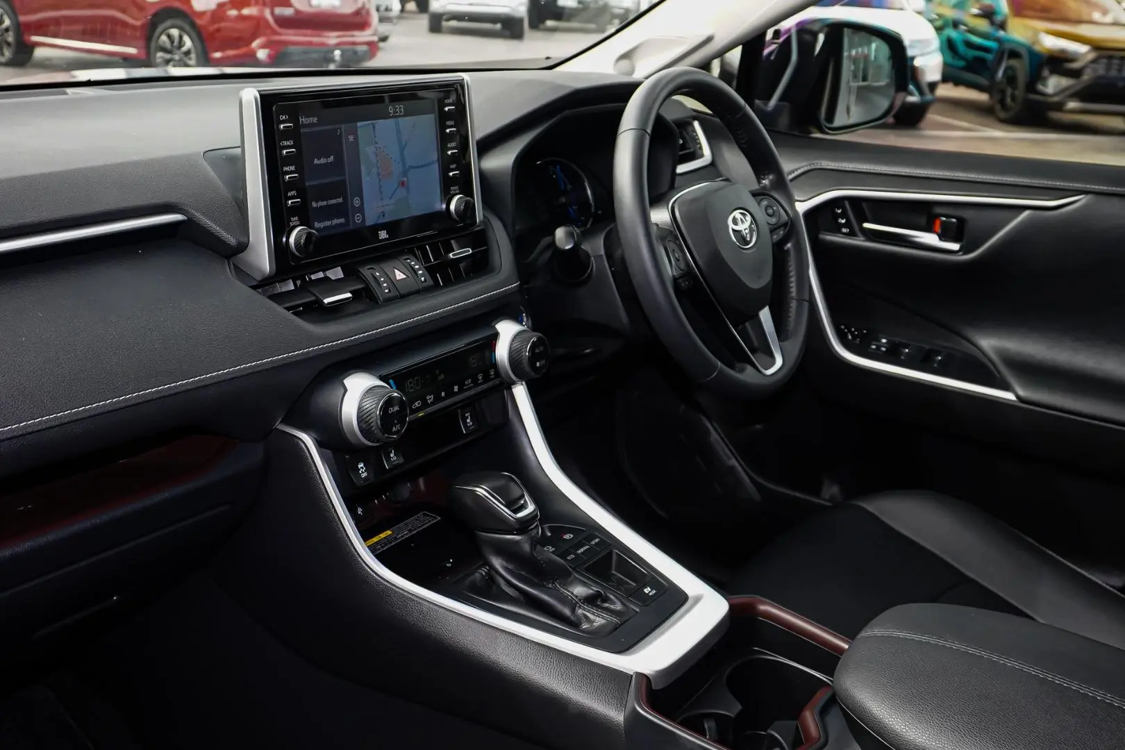 2020 Toyota RAV4 Gallery Image 11