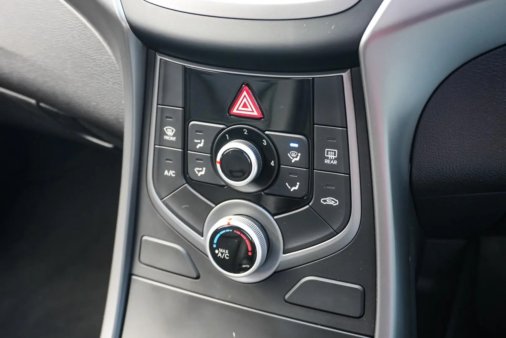 2014 Hyundai Elantra Gallery Image 22