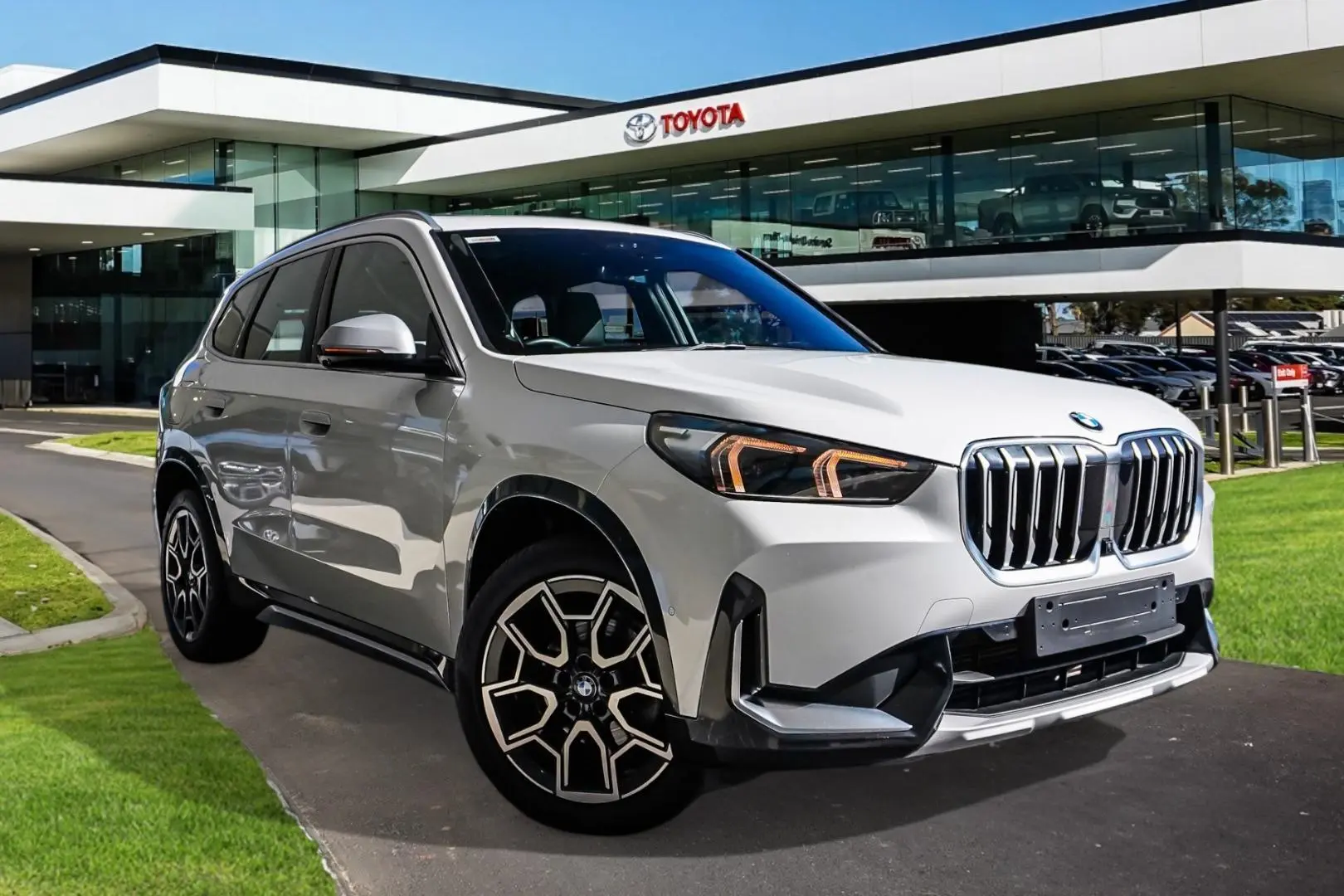 2023 BMW X1 Gallery Image 1