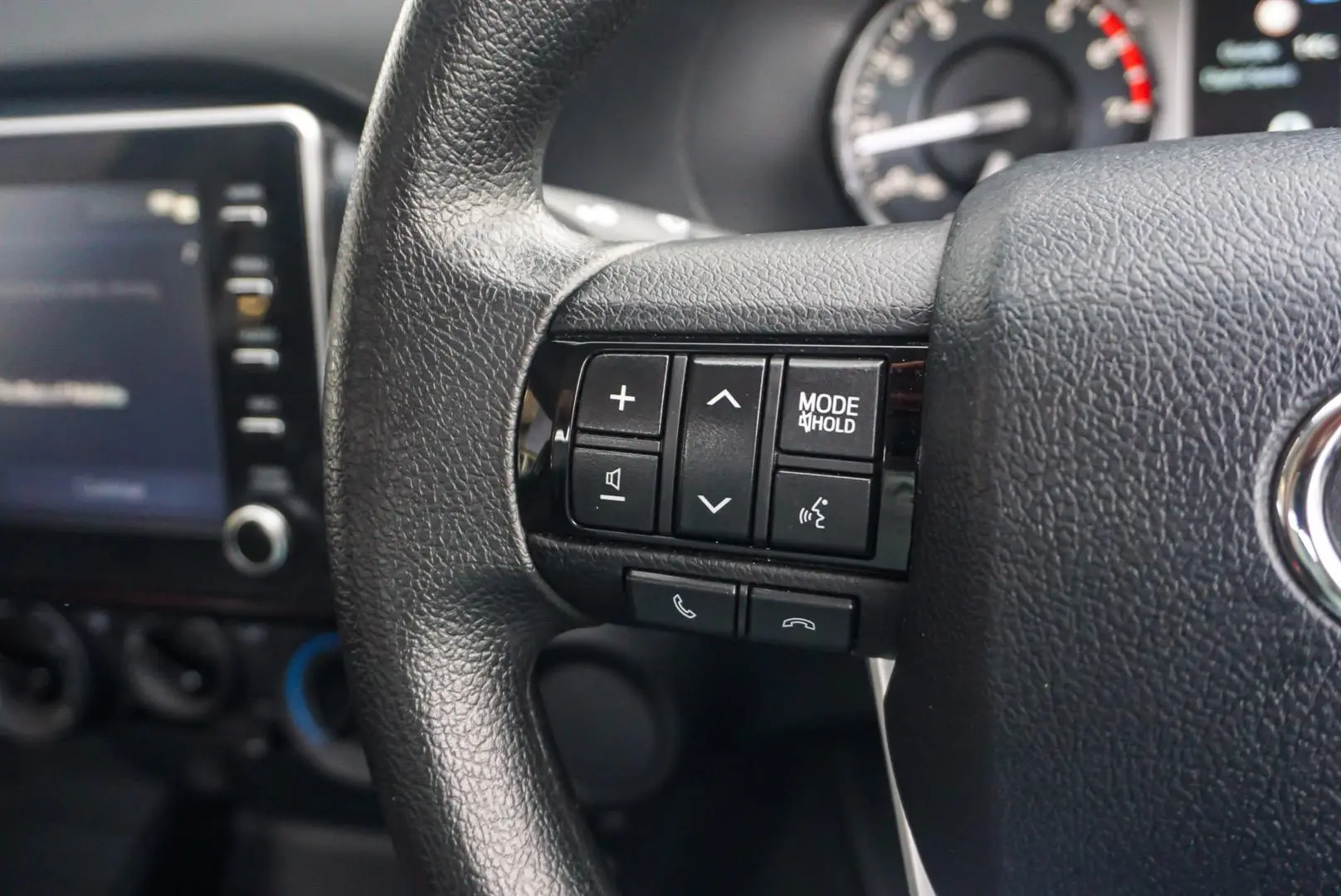 2022 Toyota Hilux Gallery Image 16