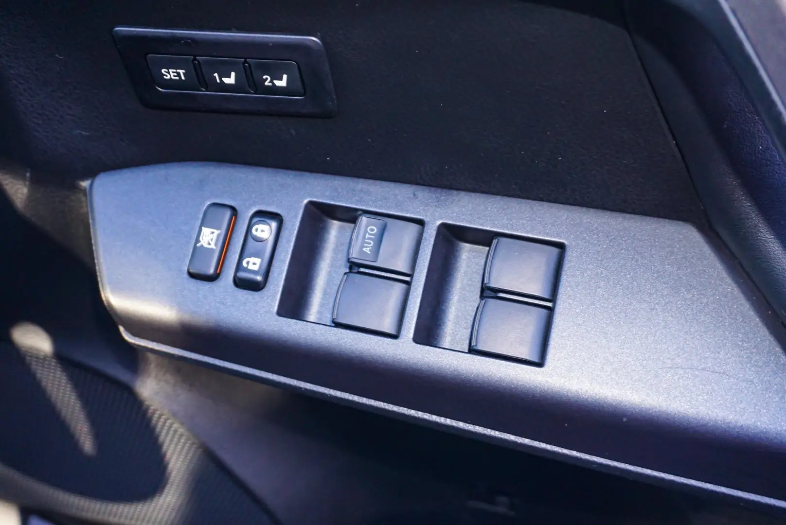 2017 Toyota RAV4 Gallery Image 18