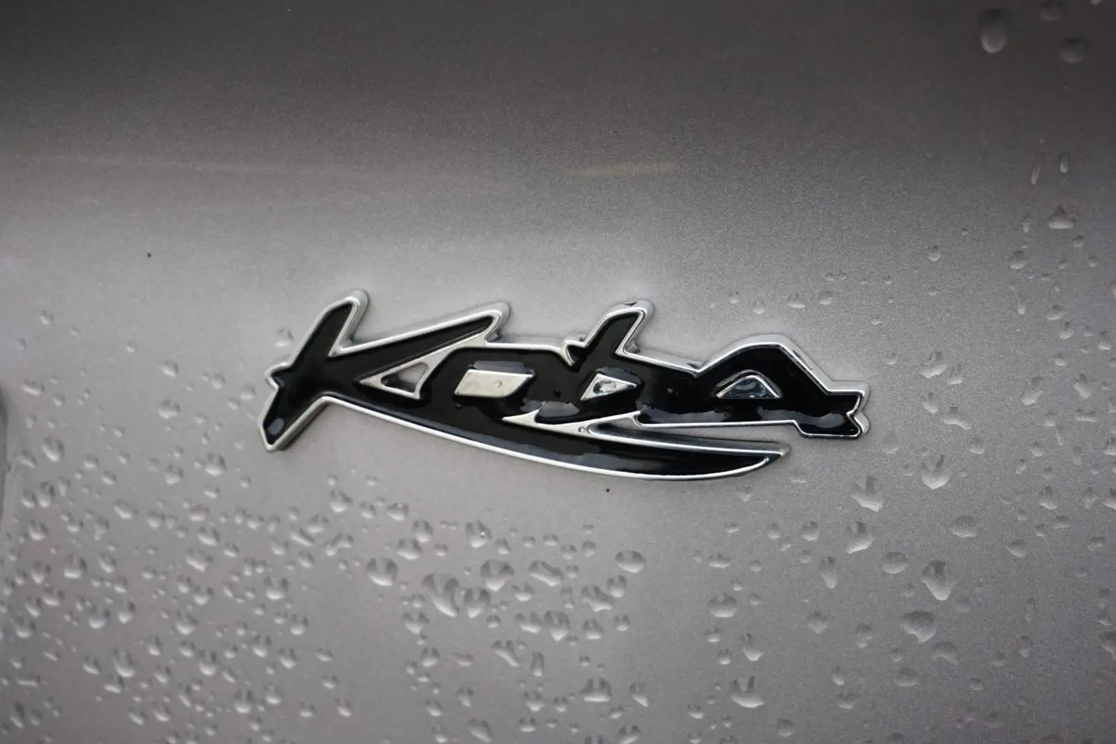 2018 Toyota C-HR Gallery Image 15