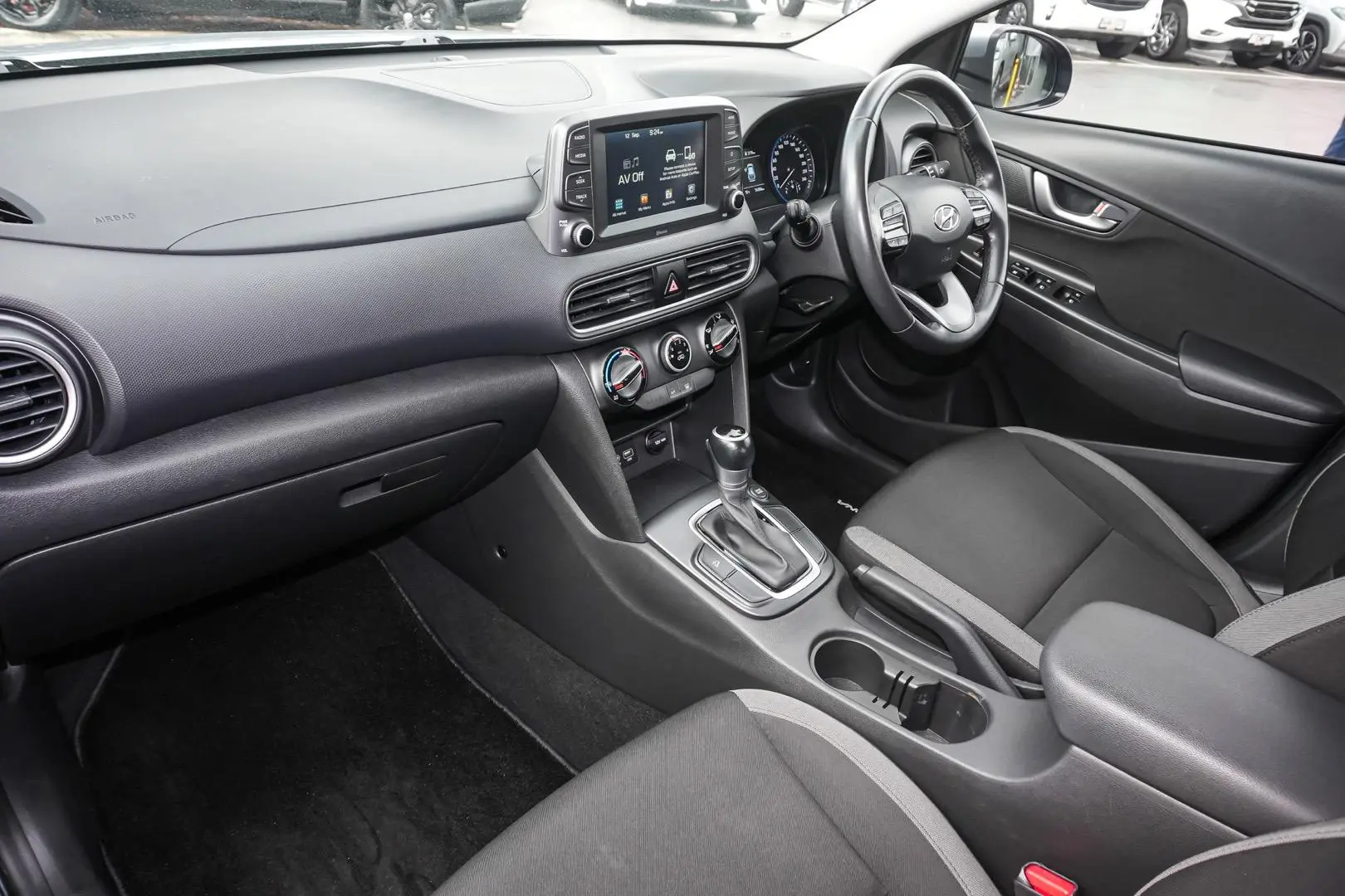 2020 Hyundai Kona Gallery Image 10