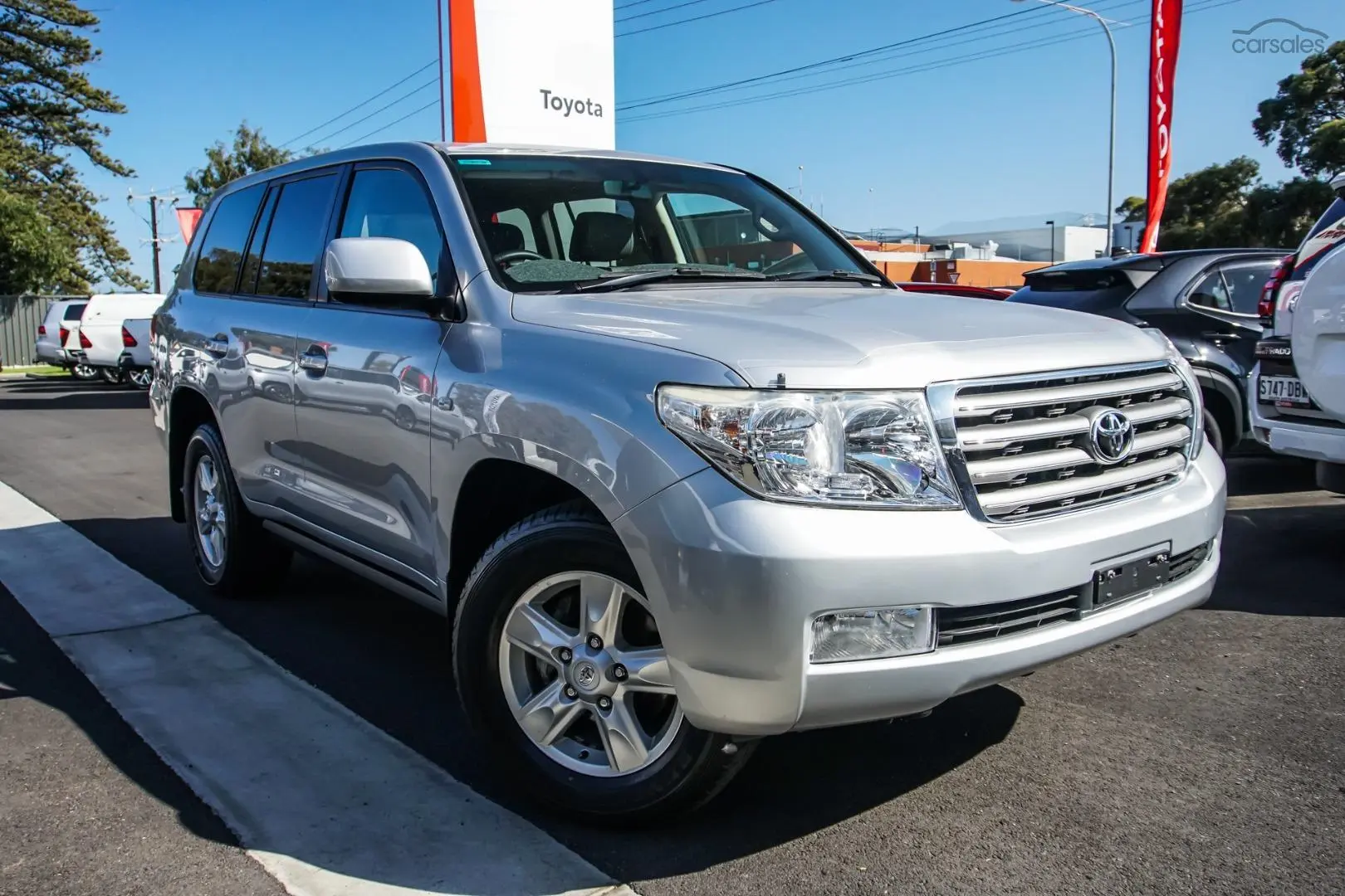 2010 Toyota Landcruiser Image 1