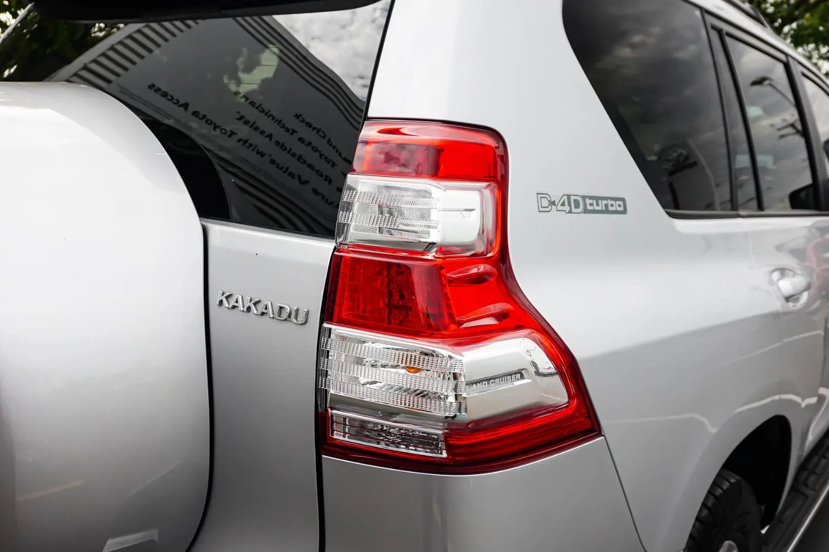 2016 Toyota Landcruiser Prado Gallery Image 15