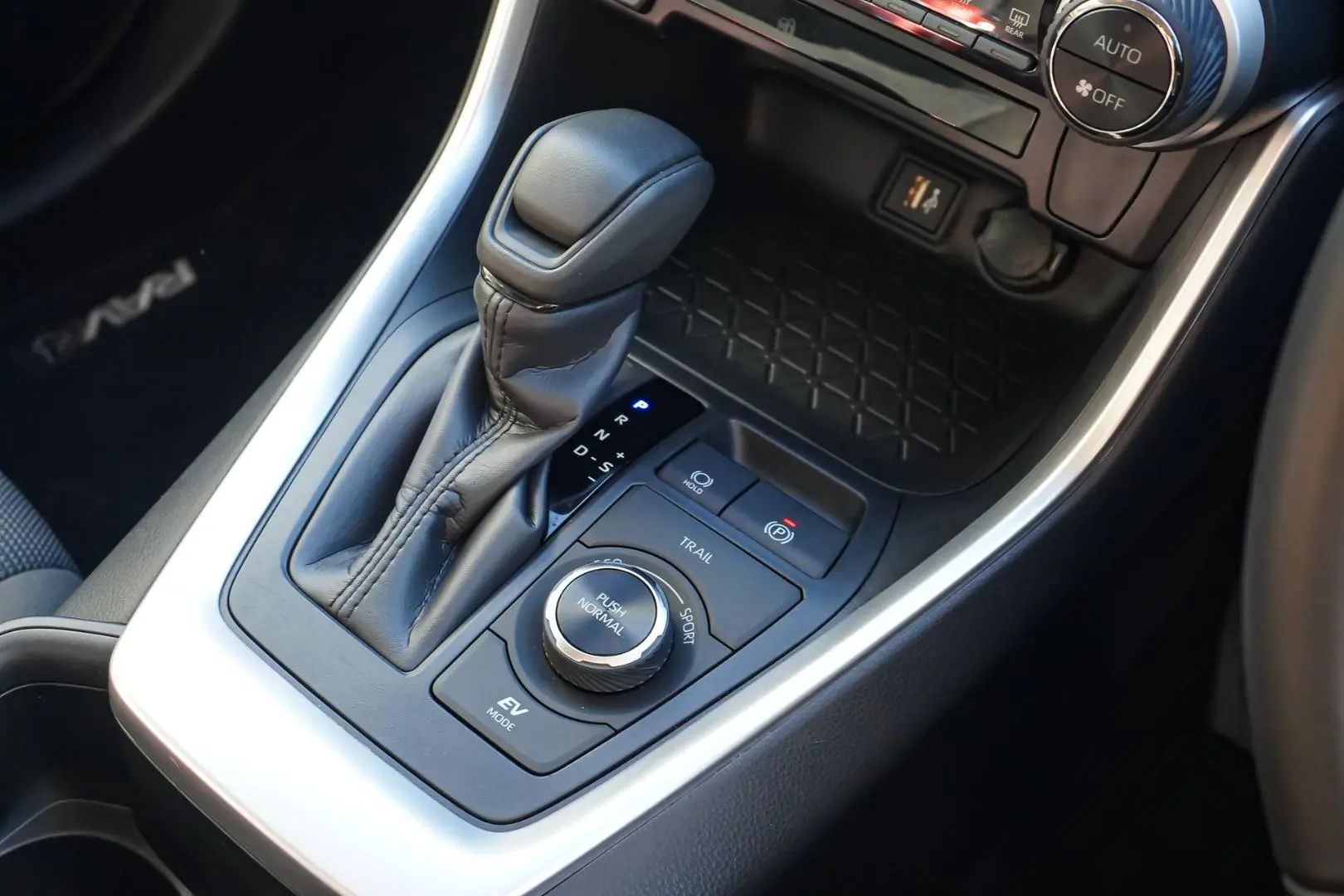 2025 Toyota RAV4 Gallery Image 18