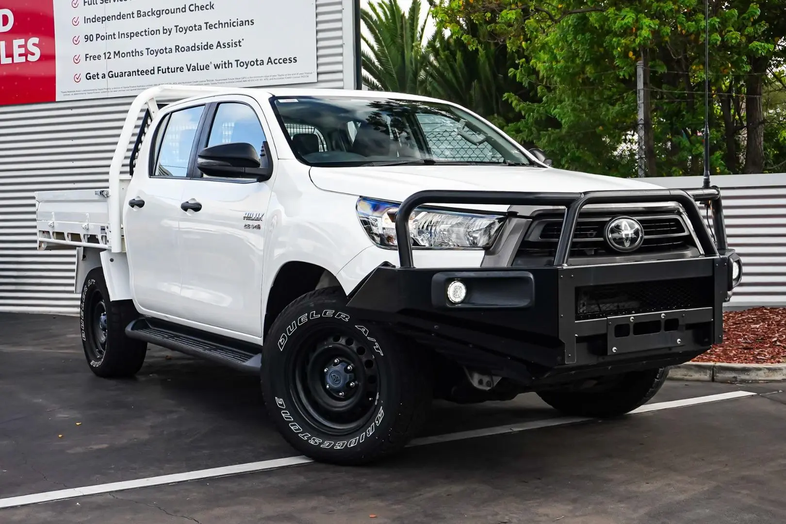 2022 Toyota Hilux Gallery Image 2