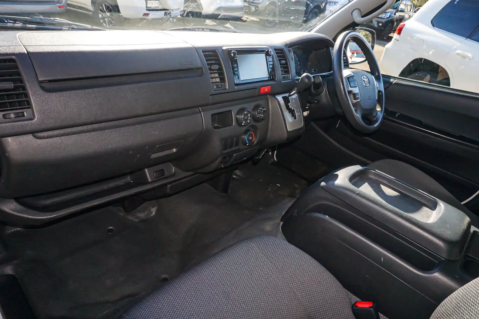 2018 Toyota Hiace Gallery Image 9