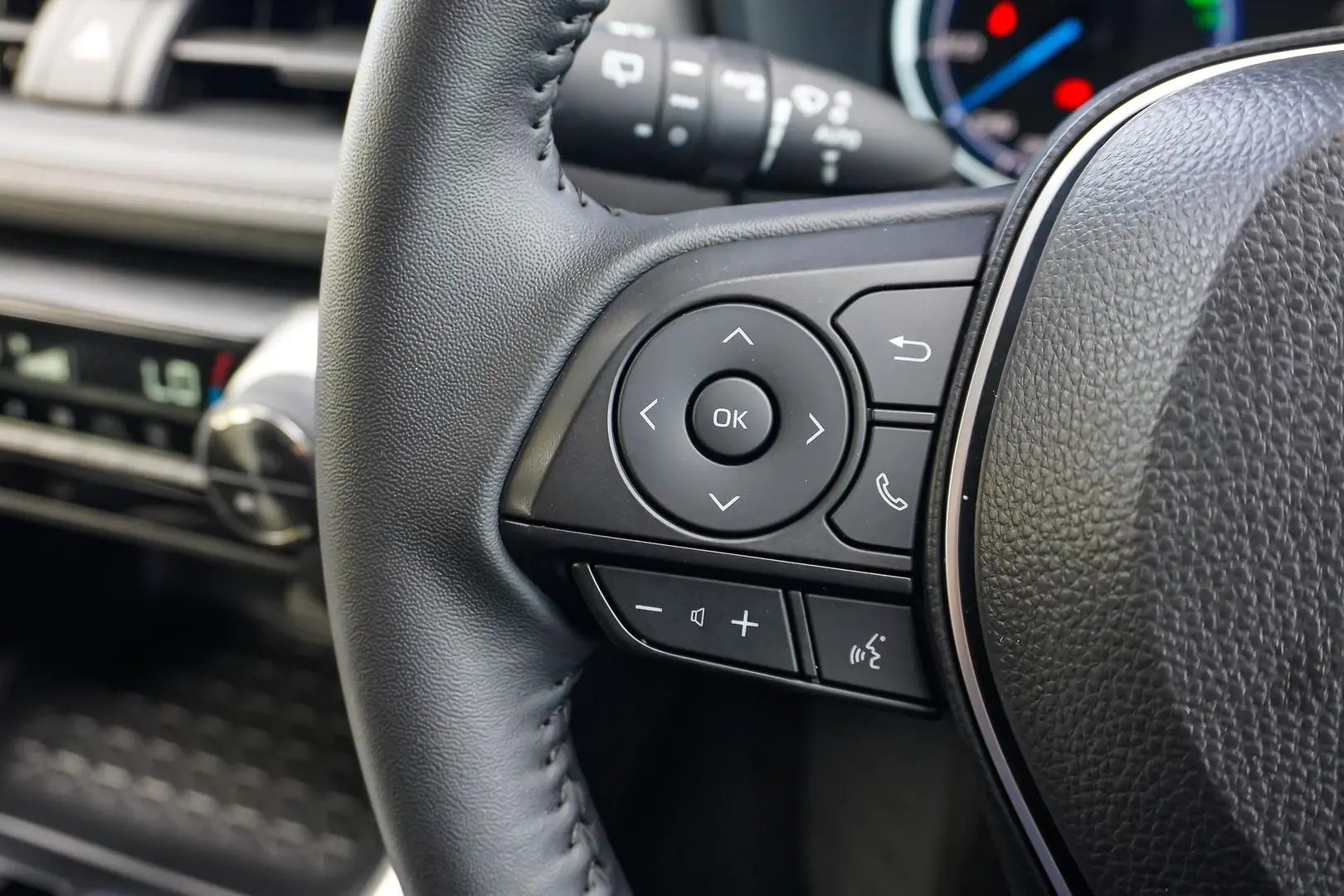 2025 Toyota RAV4 Gallery Image 20