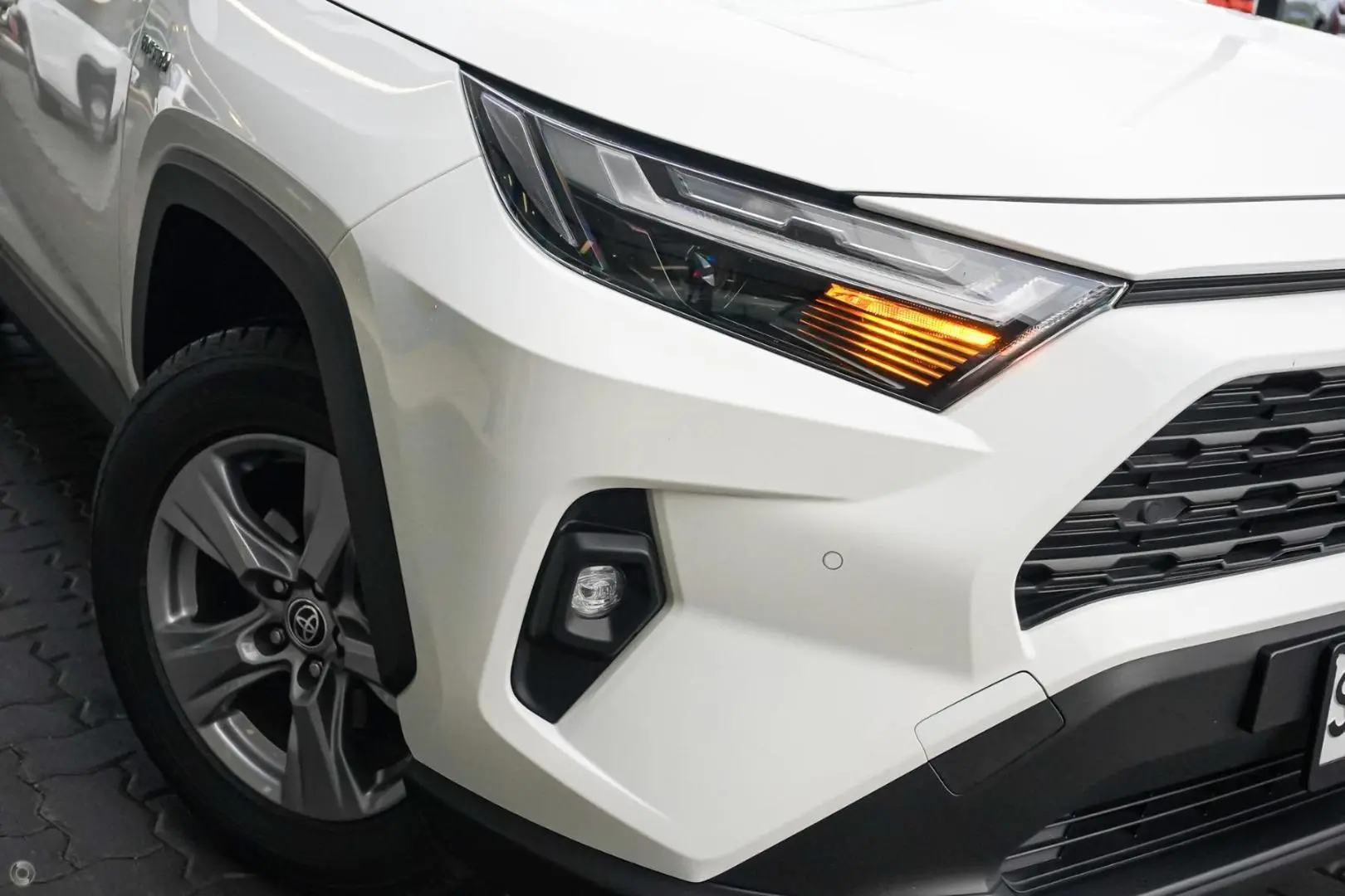 2024 Toyota RAV4 Gallery Image 14