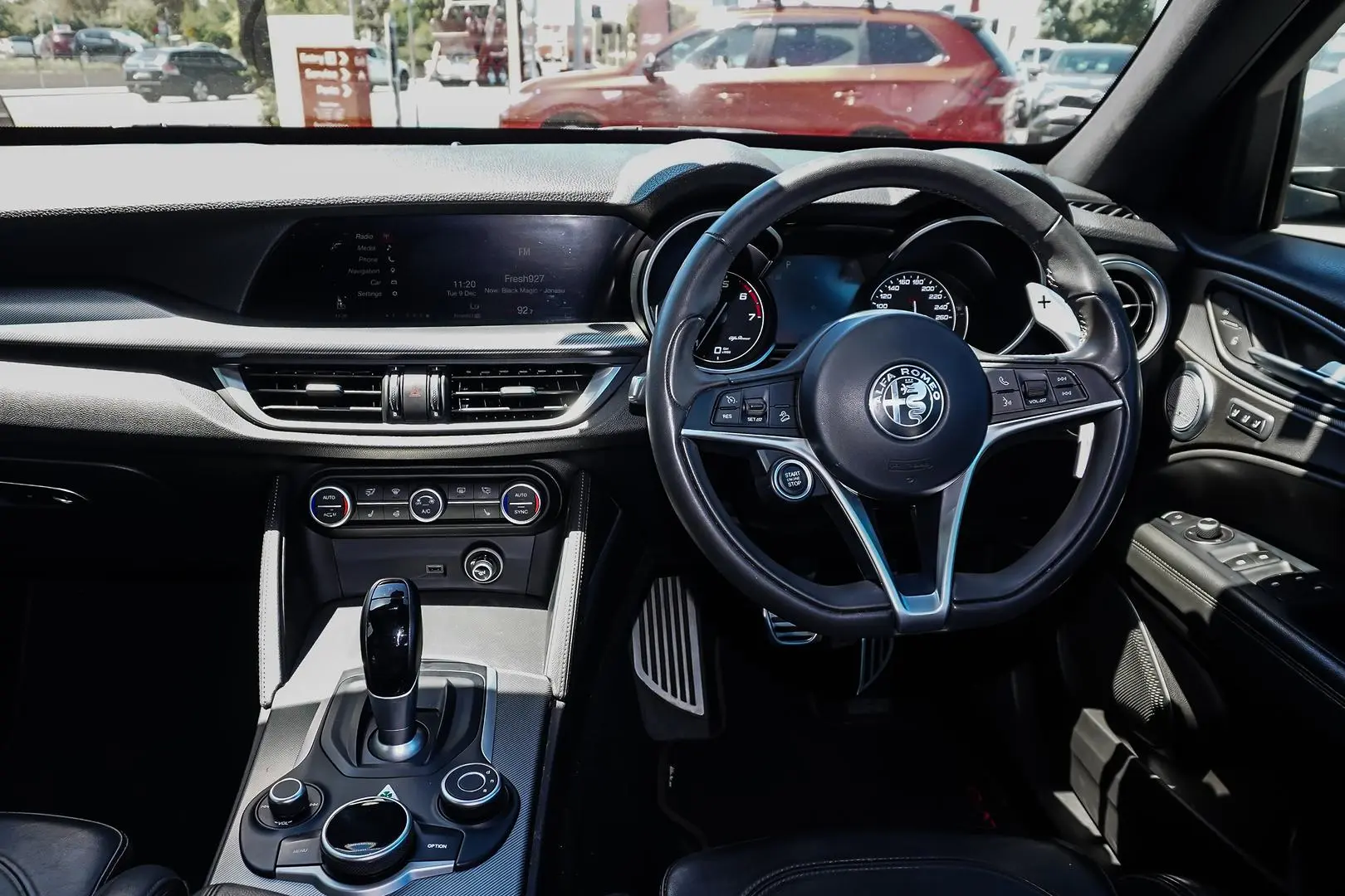 2018 Alfa Romeo Stelvio Gallery Image 9