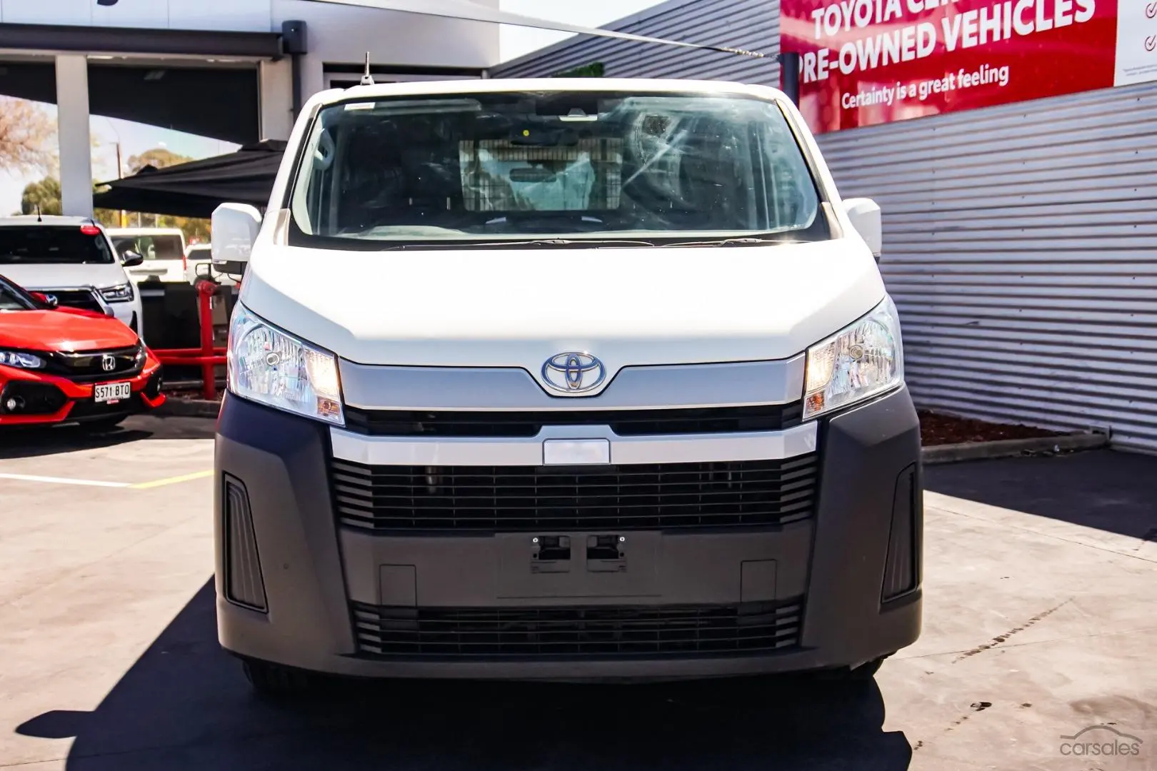 2019 Toyota Hiace Image 4