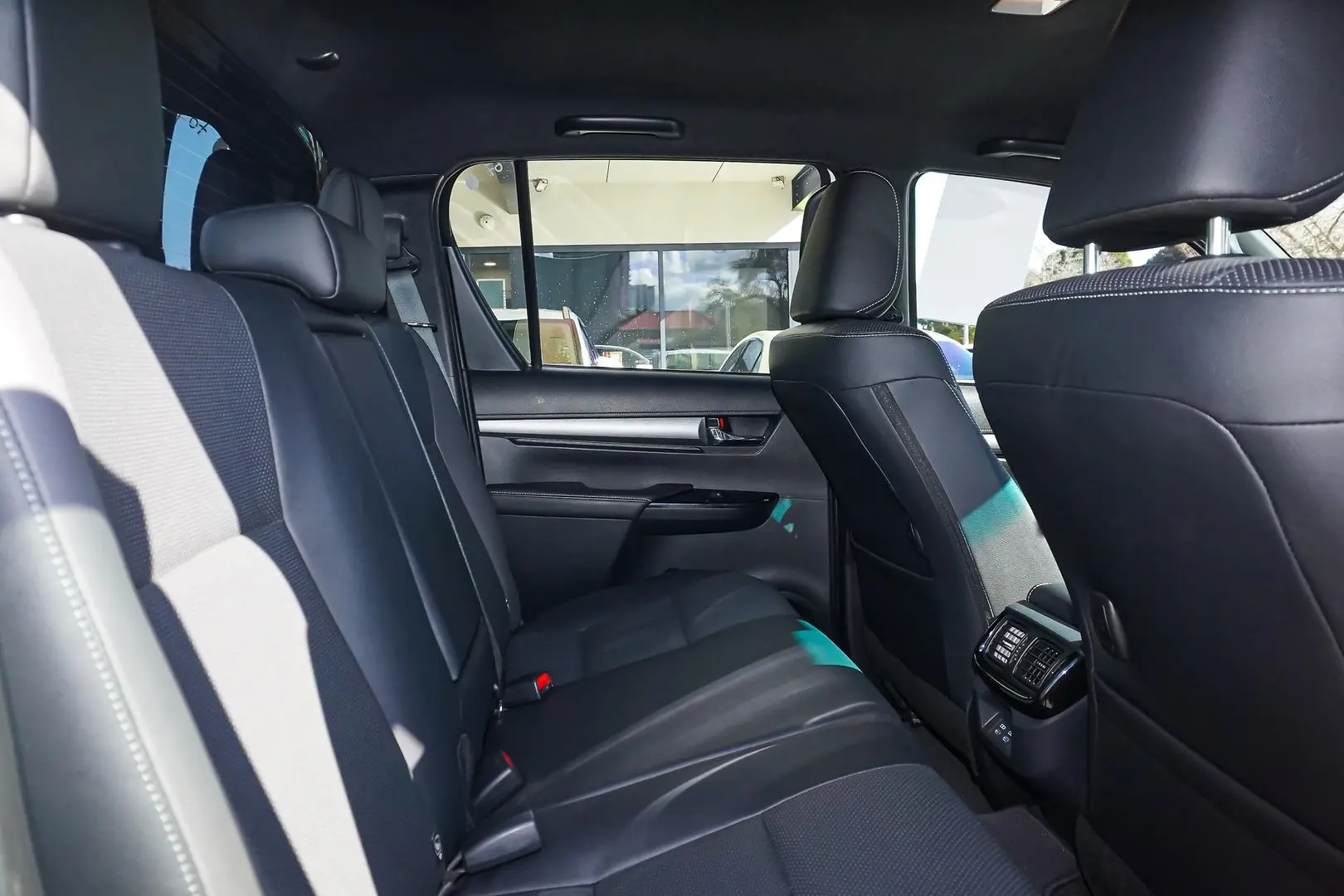 2025 Toyota Hilux Gallery Image 8