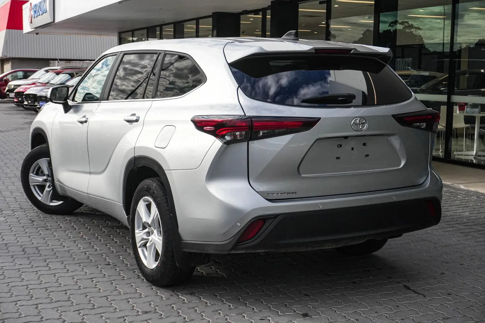 2024 Toyota Kluger Gallery Image 3