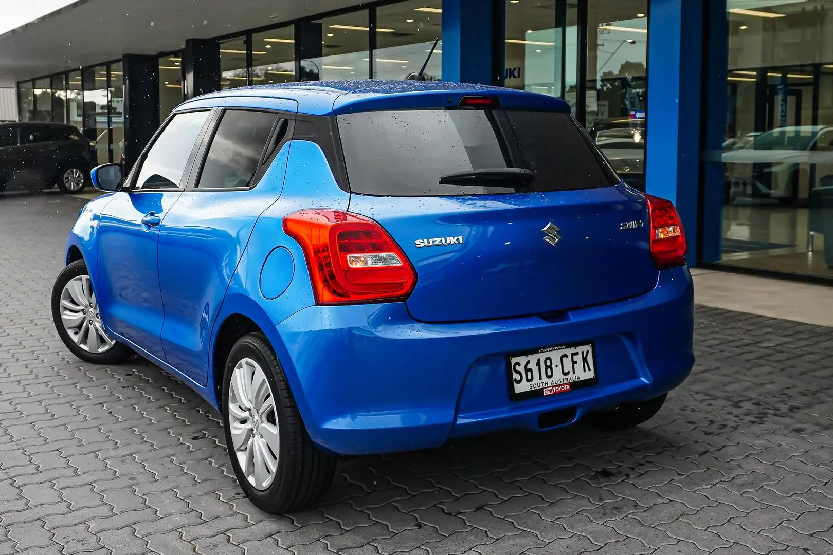 2019 Suzuki Swift Gallery Image 3