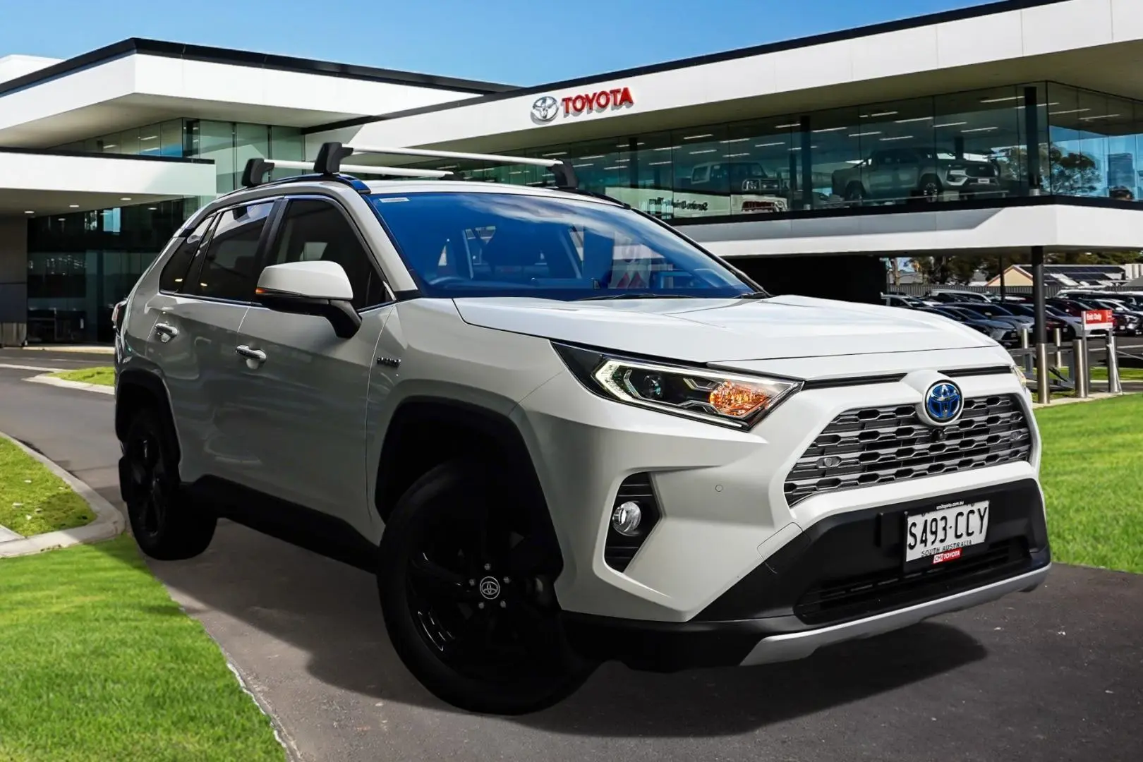 2019 Toyota RAV4 Gallery Image 1