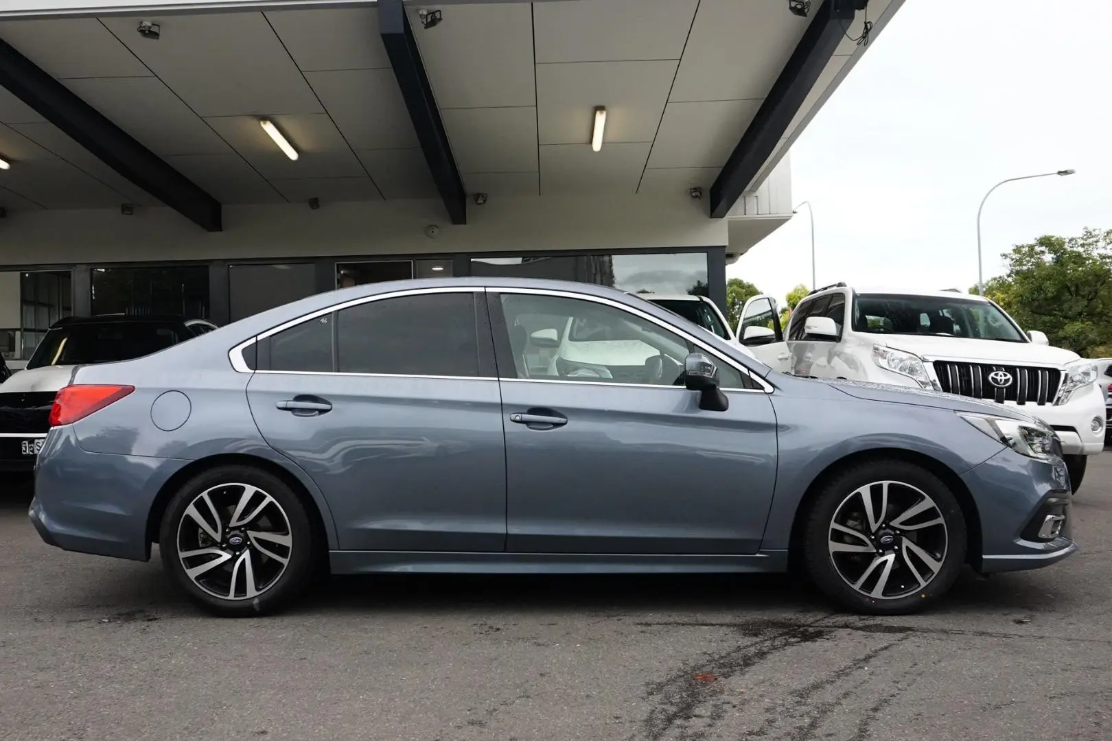 2018 Subaru Liberty Gallery Image 4