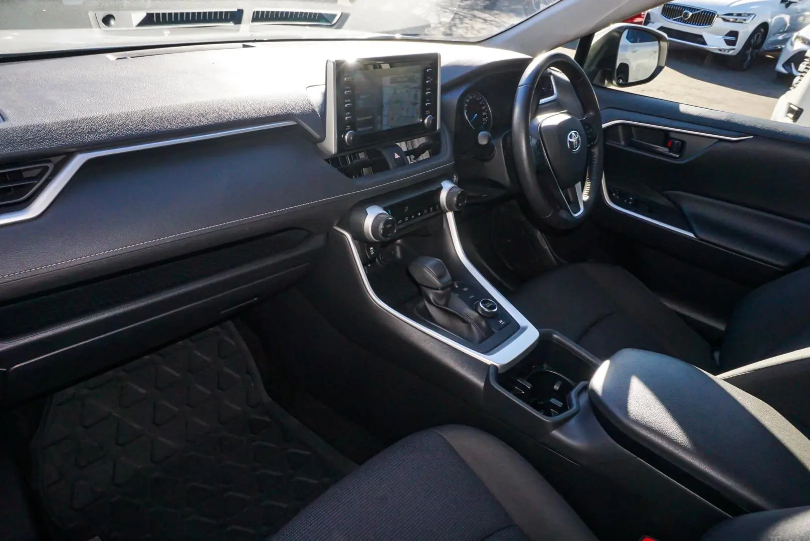 2022 Toyota RAV4 Gallery Image 9