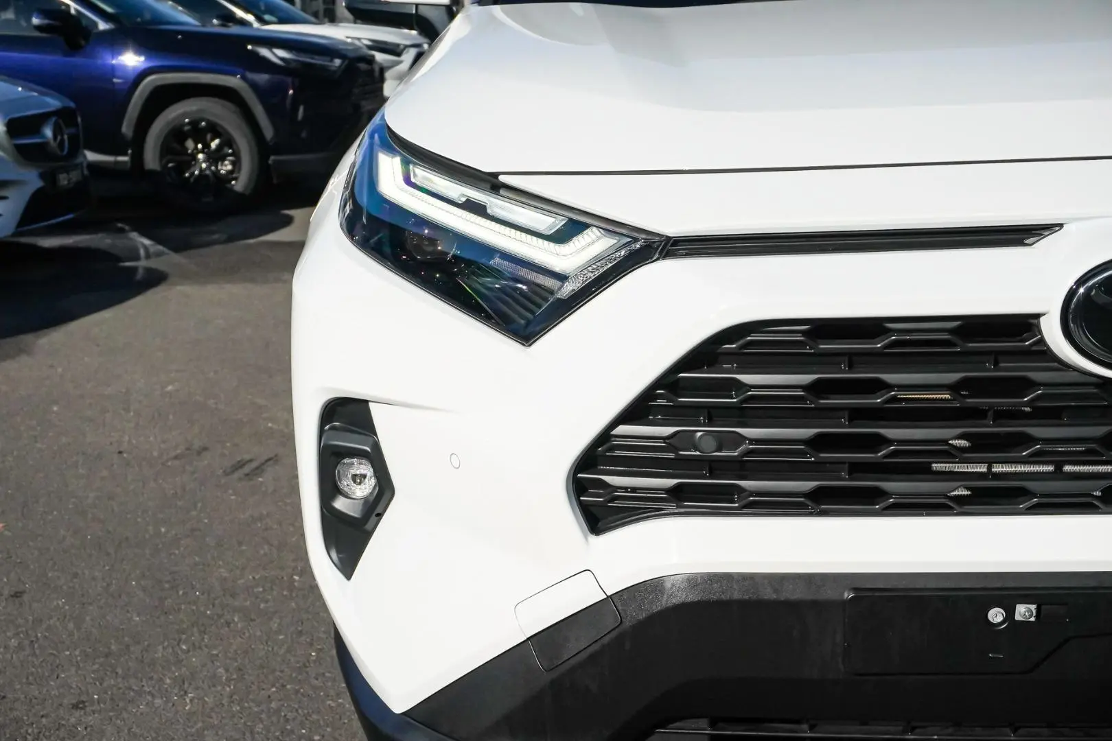 2025 Toyota RAV4 Gallery Image 12