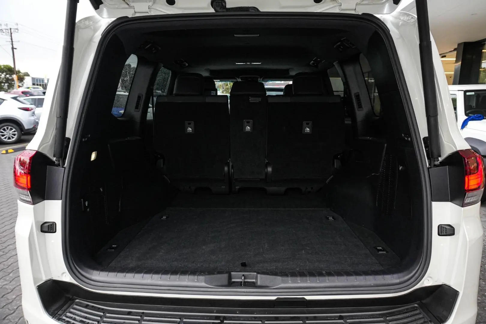 2022 Toyota Landcruiser Gallery Image 11