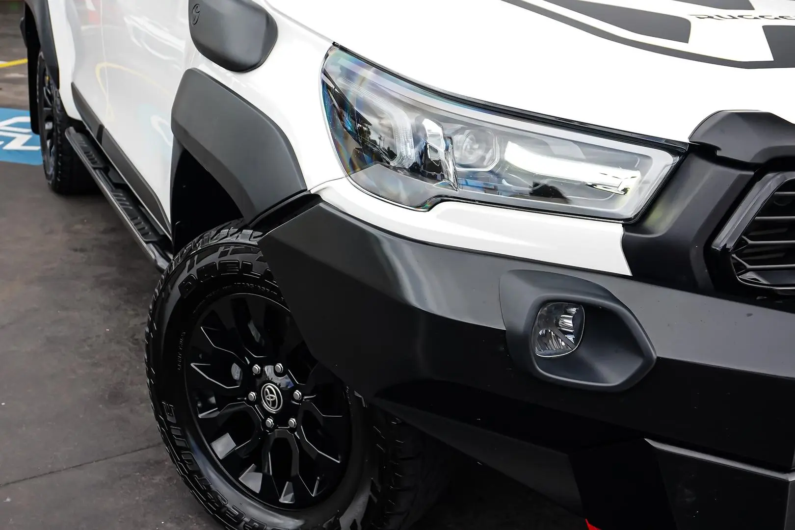 2022 Toyota Hilux Gallery Image 9