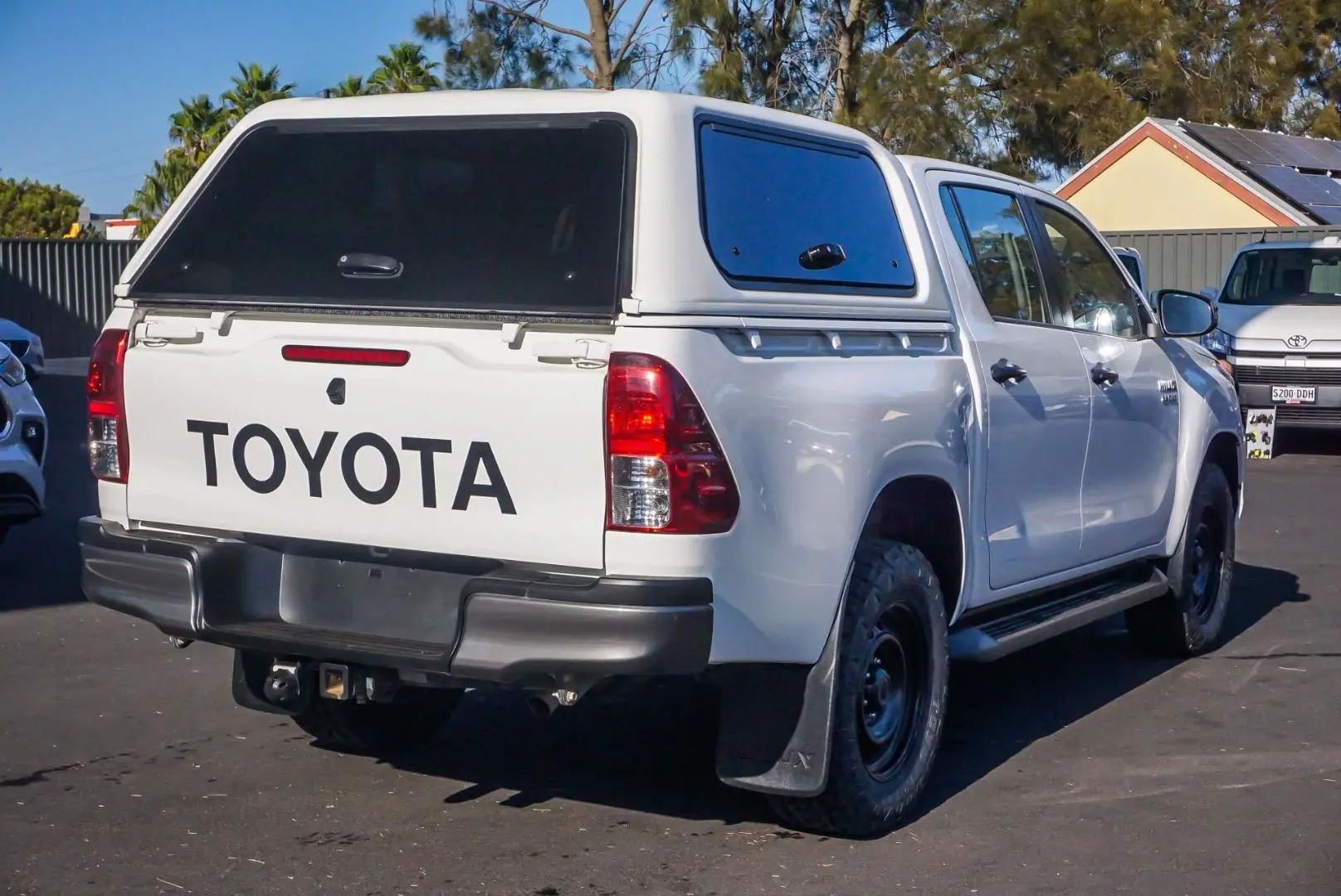 2022 Toyota Hilux Gallery Image 2