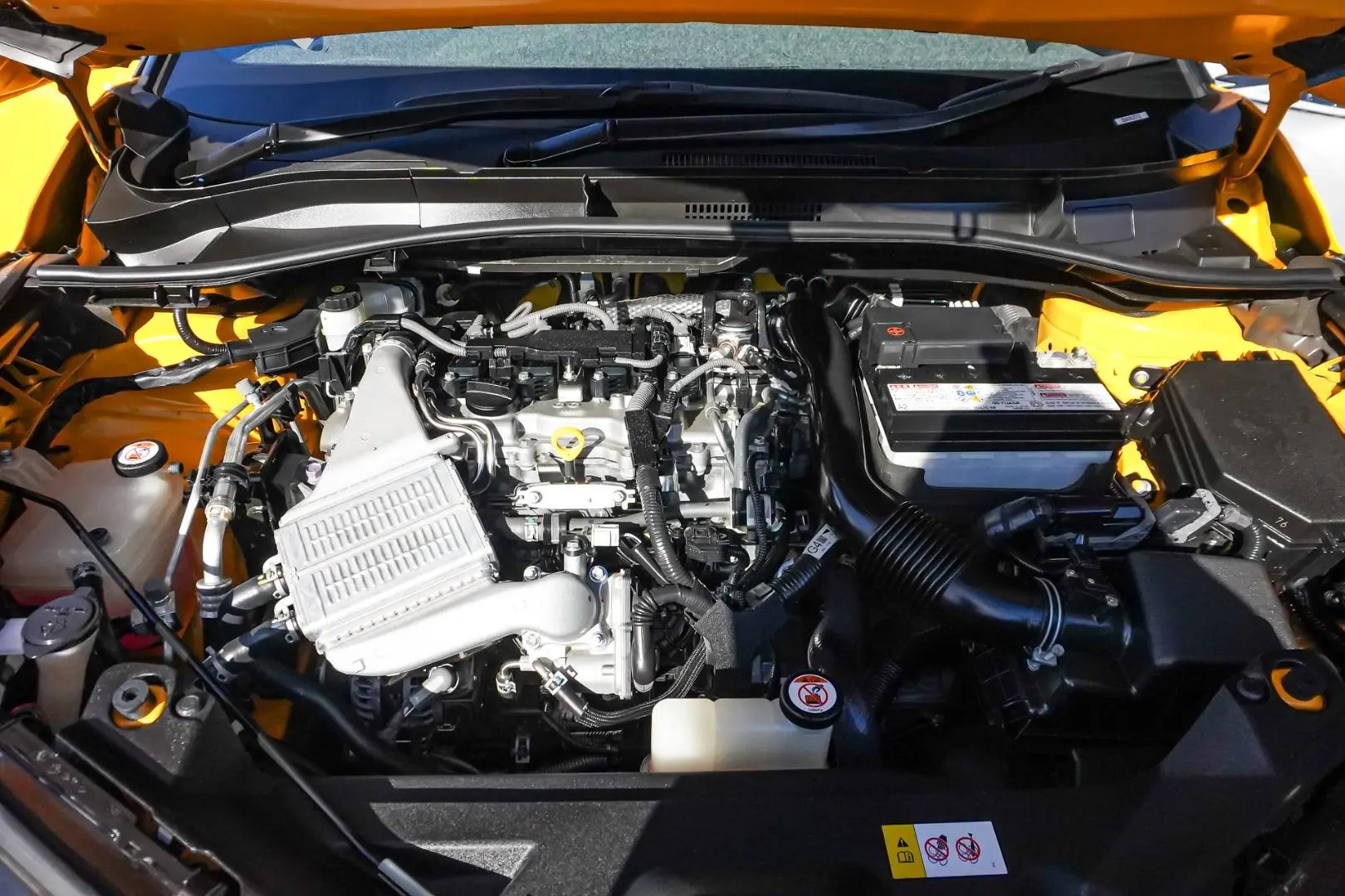 2018 Toyota C-HR Gallery Image 25
