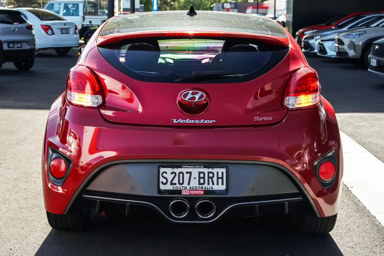 2017 Hyundai Veloster Gallery Image 5