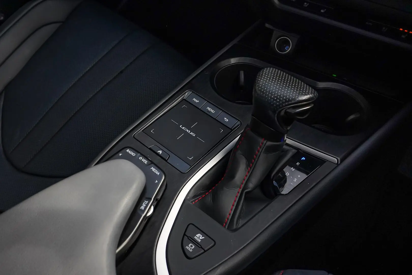 2021 Lexus UX Gallery Image 19