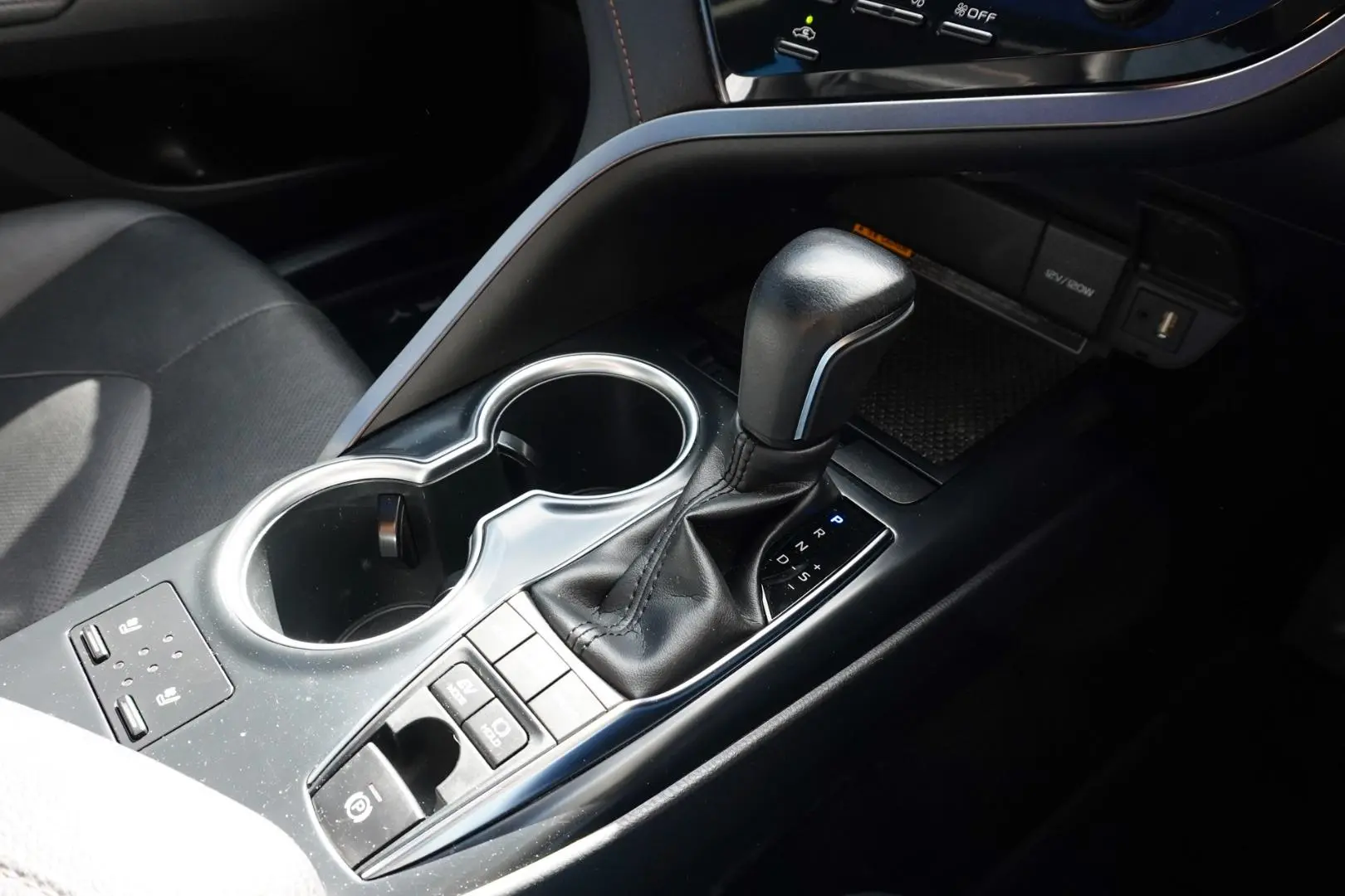 2019 Toyota Camry Gallery Image 21