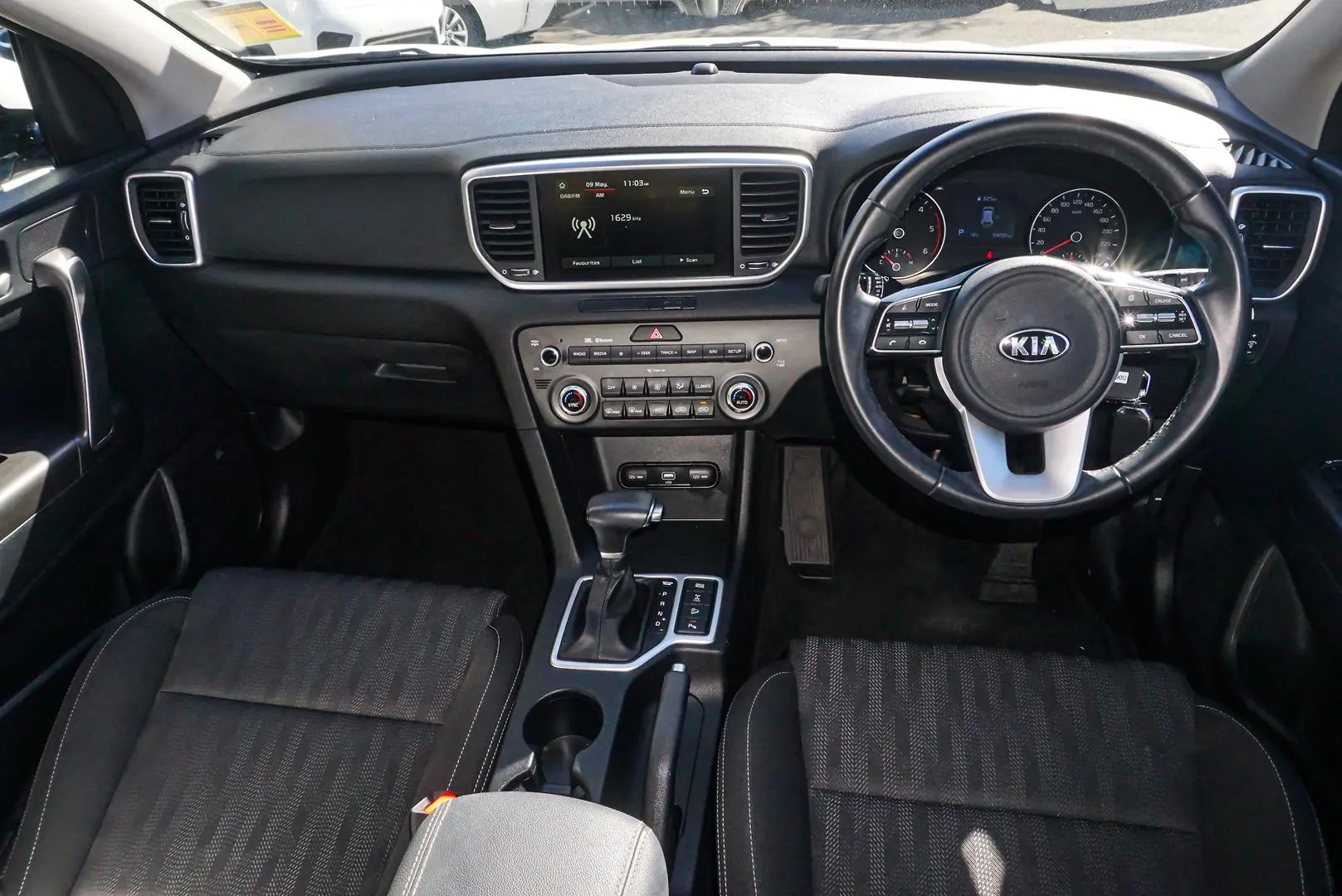 2021 Kia Sportage Gallery Image 8