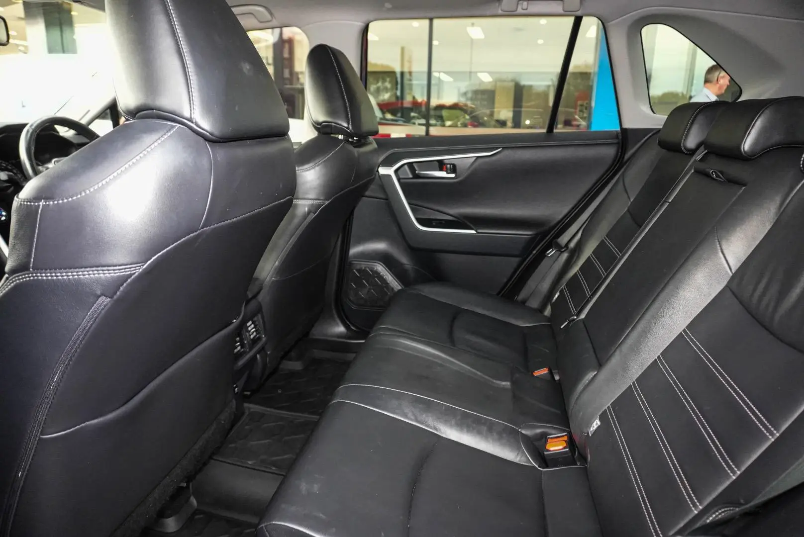 2019 Toyota RAV4 Gallery Image 8