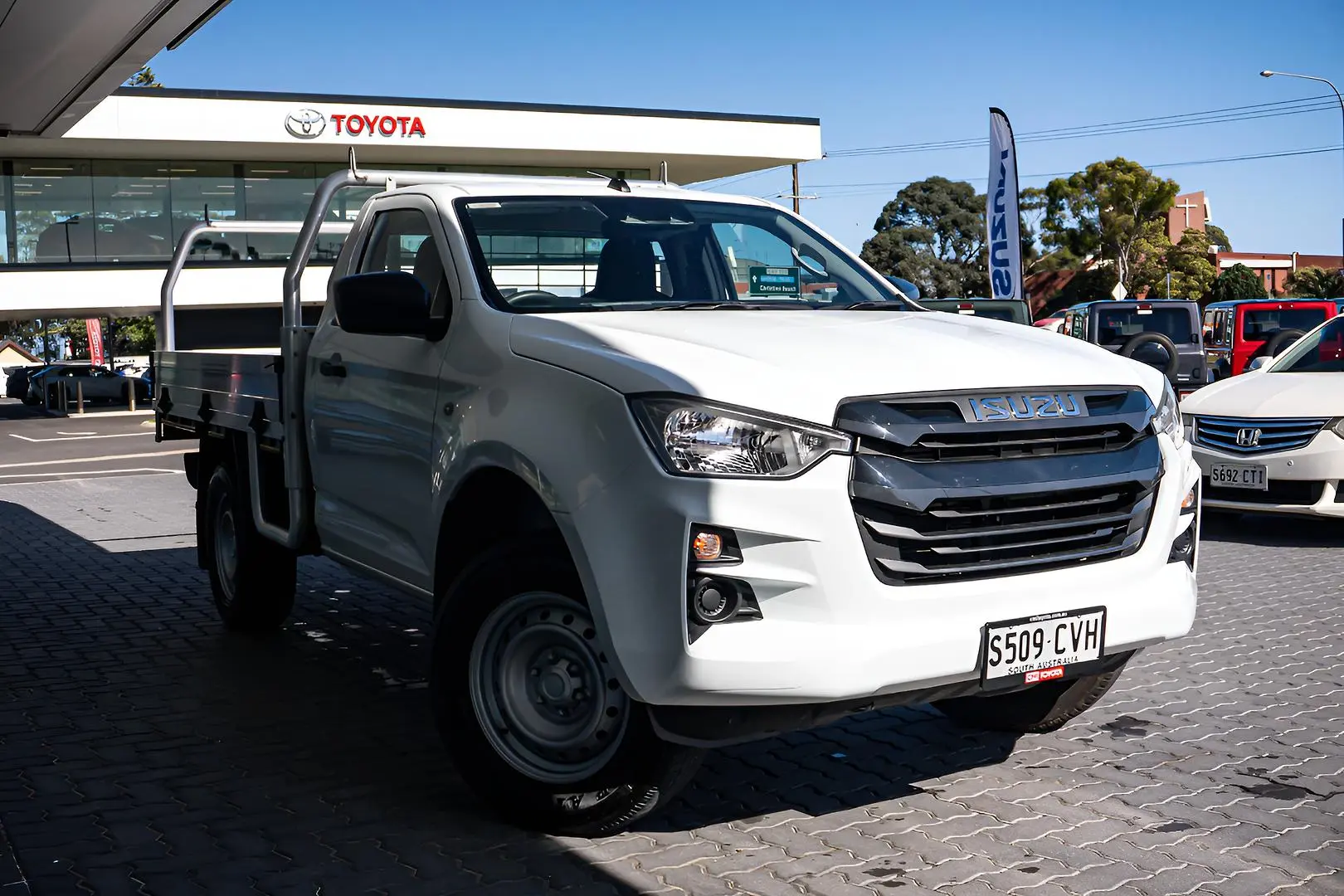 2023 Isuzu D-MAX Gallery Image 2