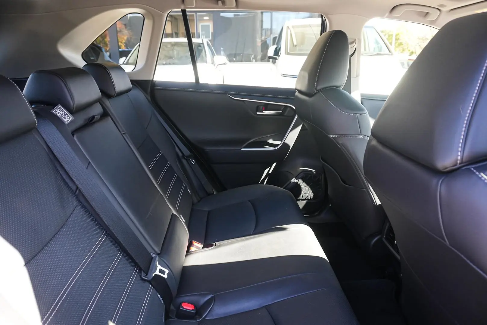 2024 Toyota RAV4 Gallery Image 7
