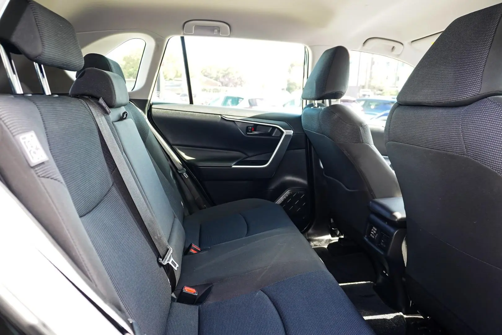 2022 Toyota RAV4 Gallery Image 8