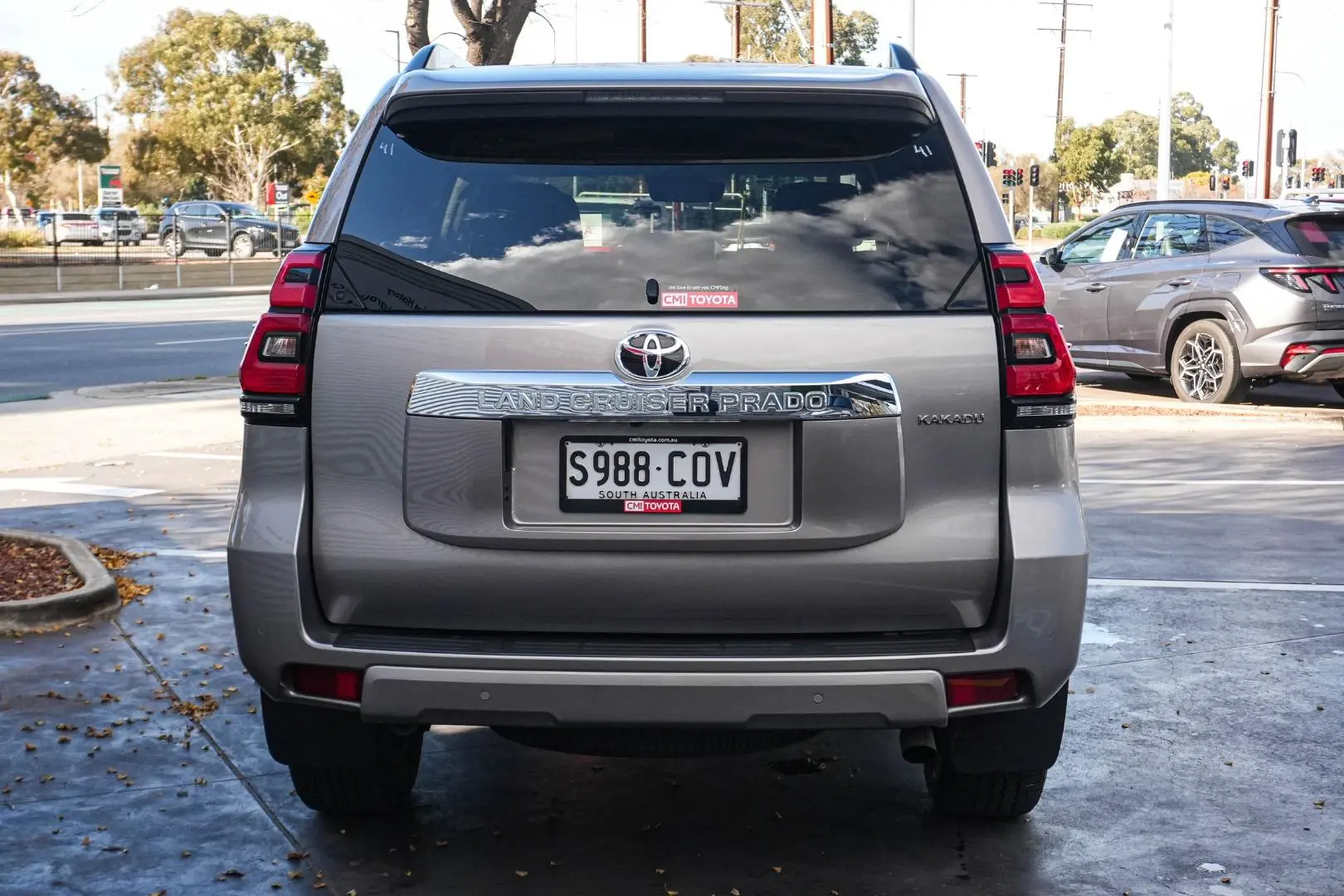 2022 Toyota Landcruiser Prado Gallery Image 6