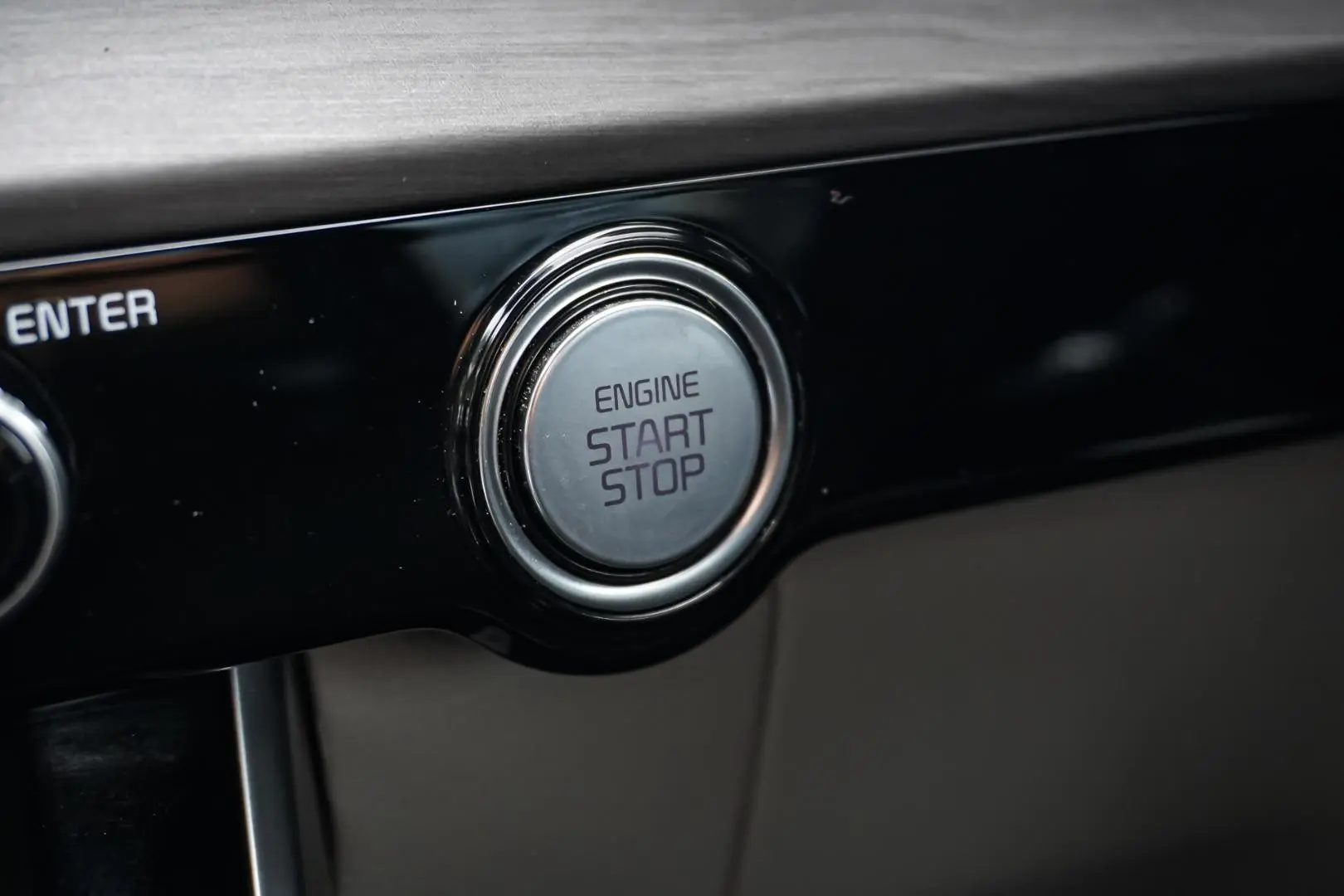 2021 Kia Carnival Gallery Image 24