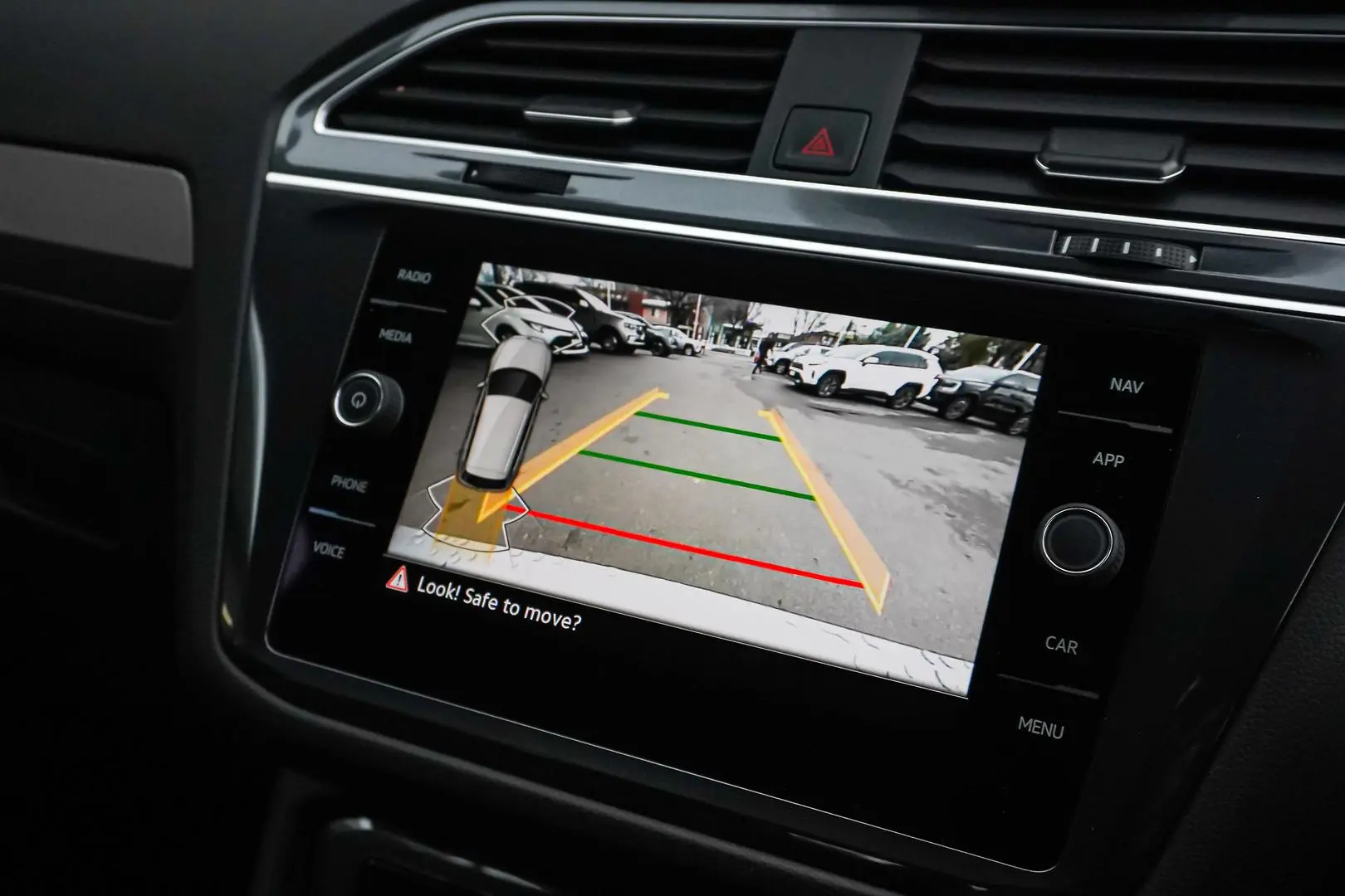 2022 Volkswagen Tiguan Gallery Image 24