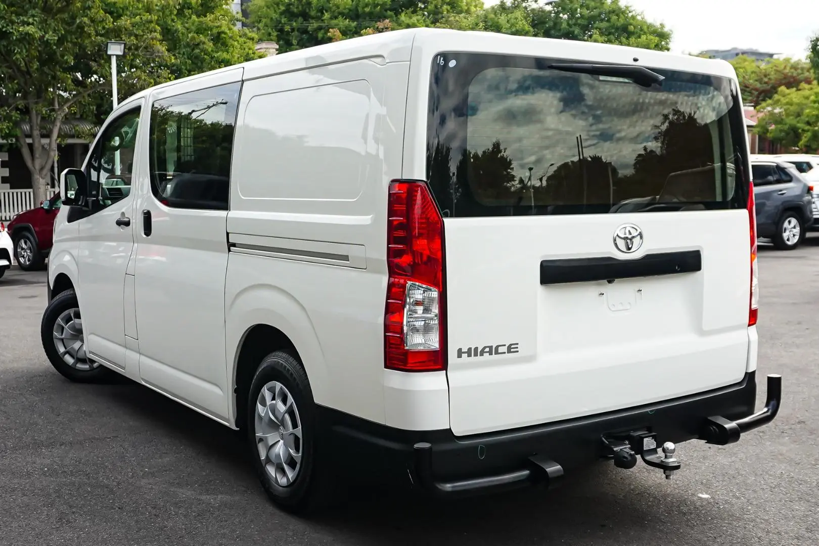 2022 Toyota Hiace Gallery Image 3
