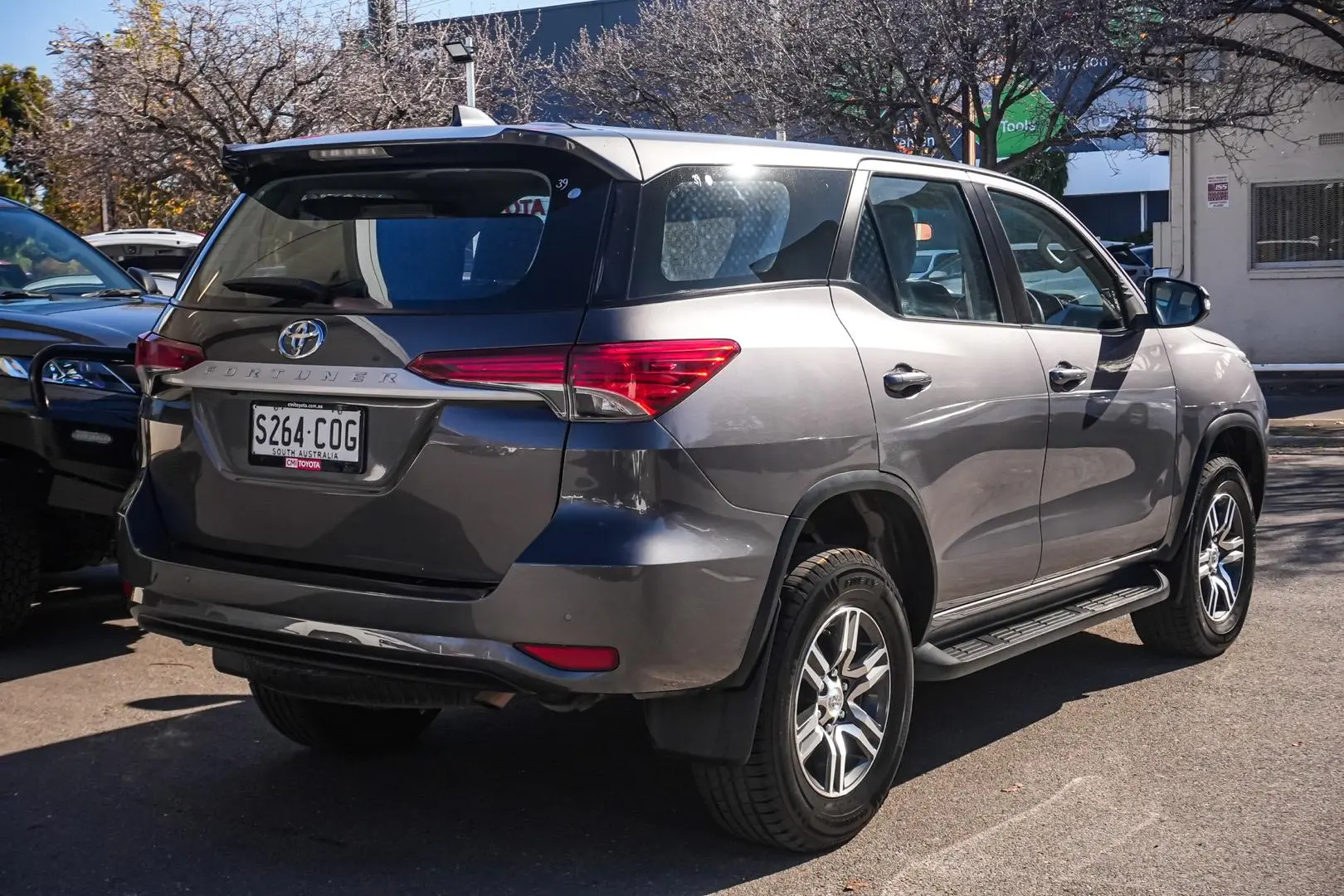 2021 Toyota Fortuner Gallery Image 3
