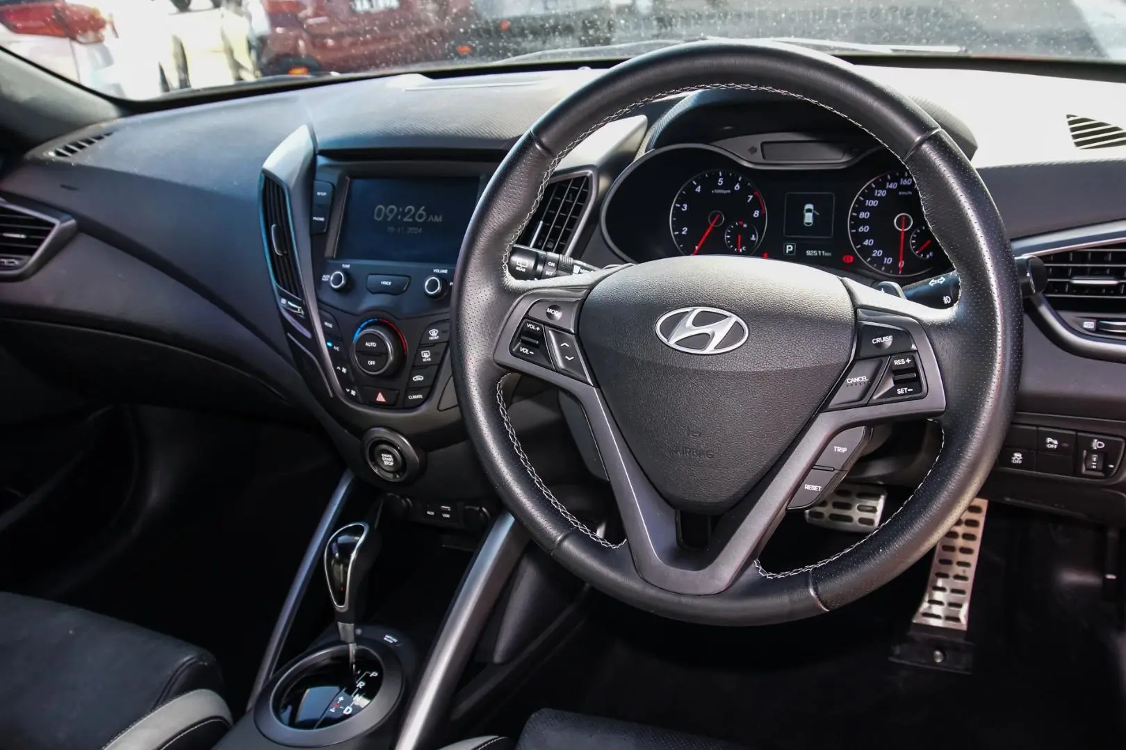 2017 Hyundai Veloster Gallery Image 6