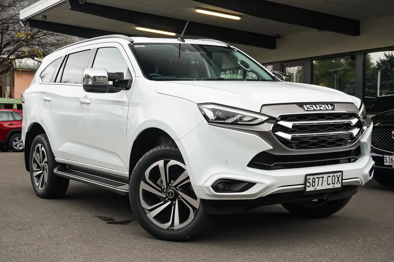 2022 Isuzu MU-X Gallery Image 2