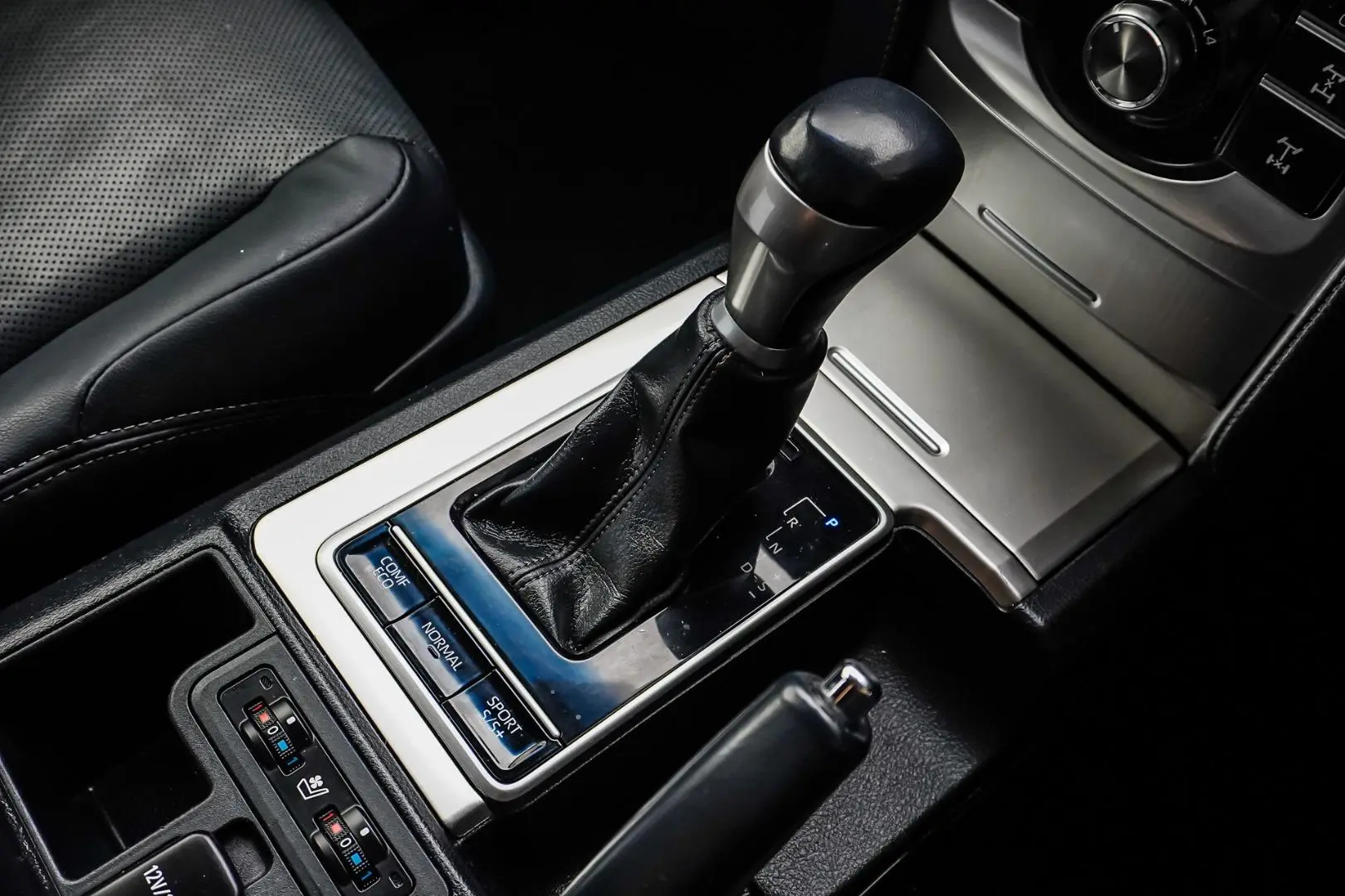 2021 Toyota Landcruiser Prado Gallery Image 20