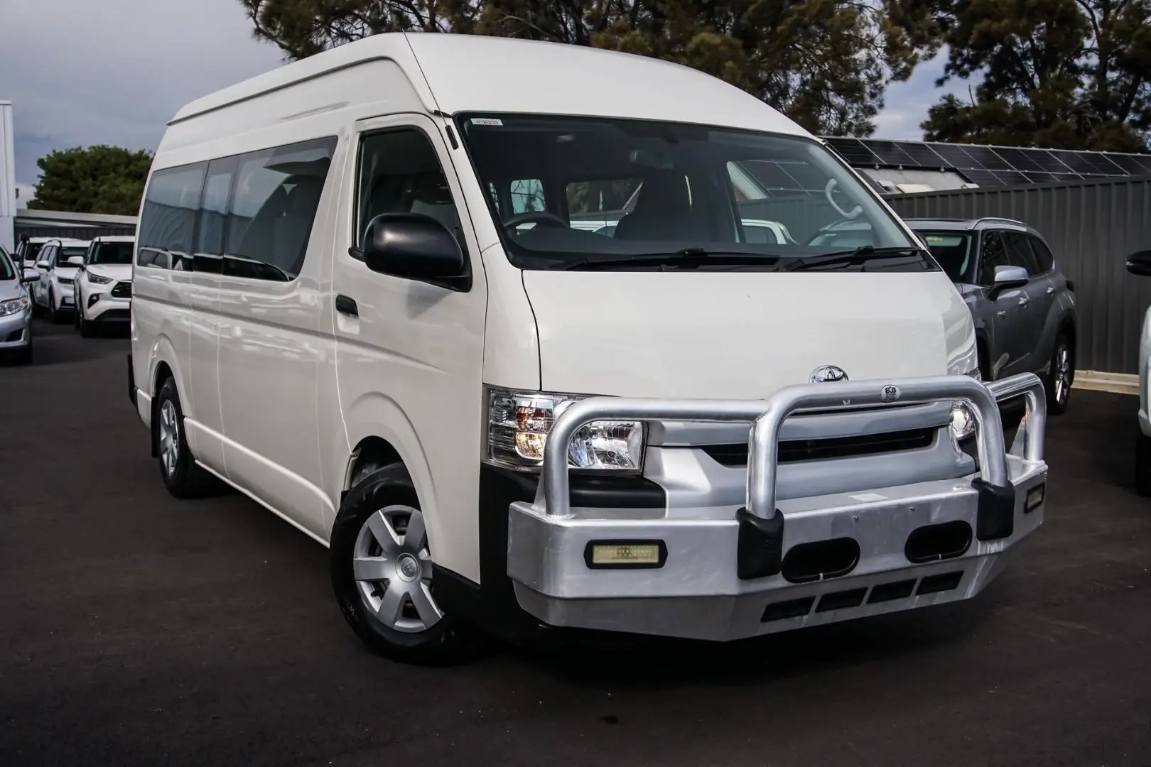 2018 Toyota Hiace Image 1