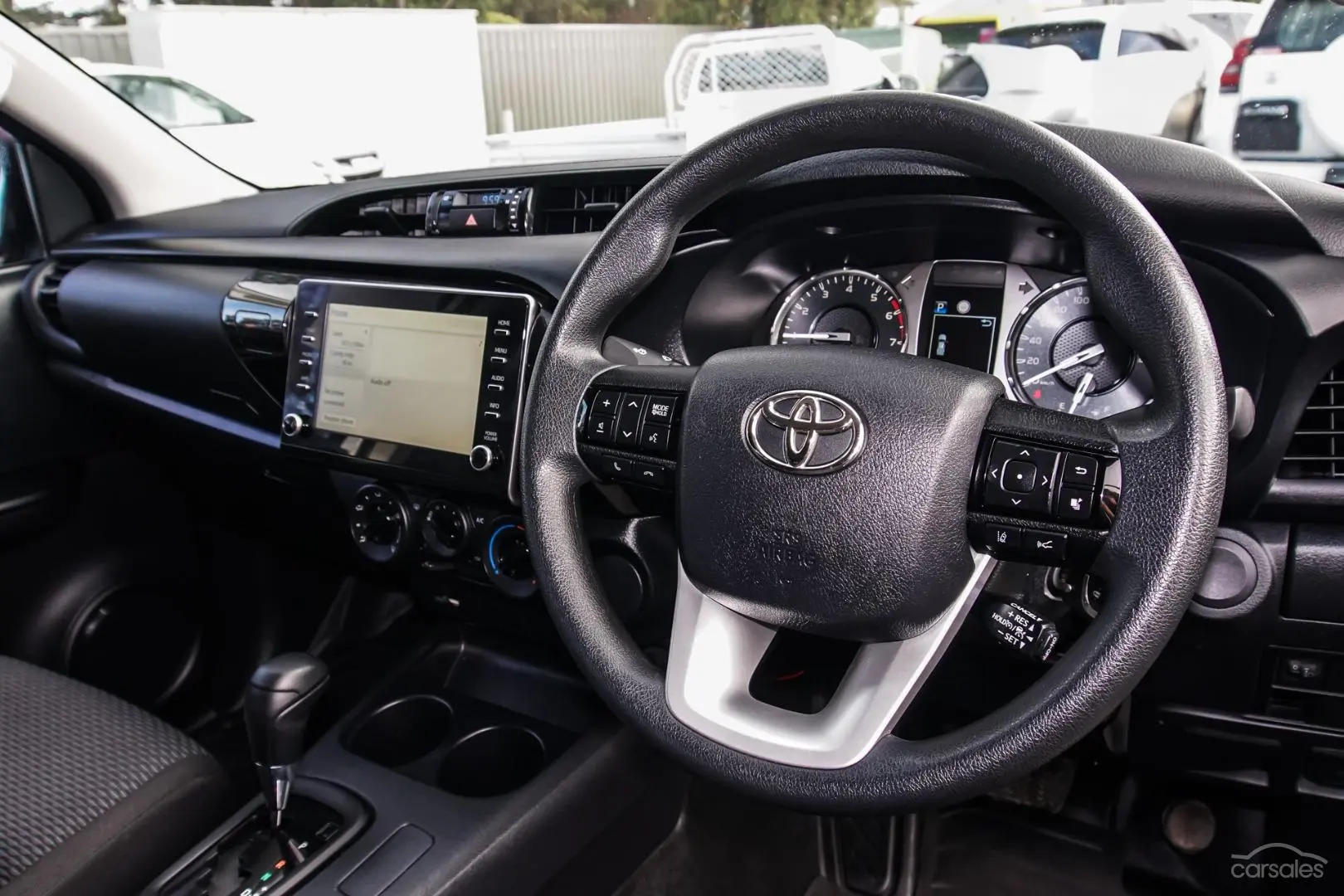 2020 Toyota Hilux Image 6