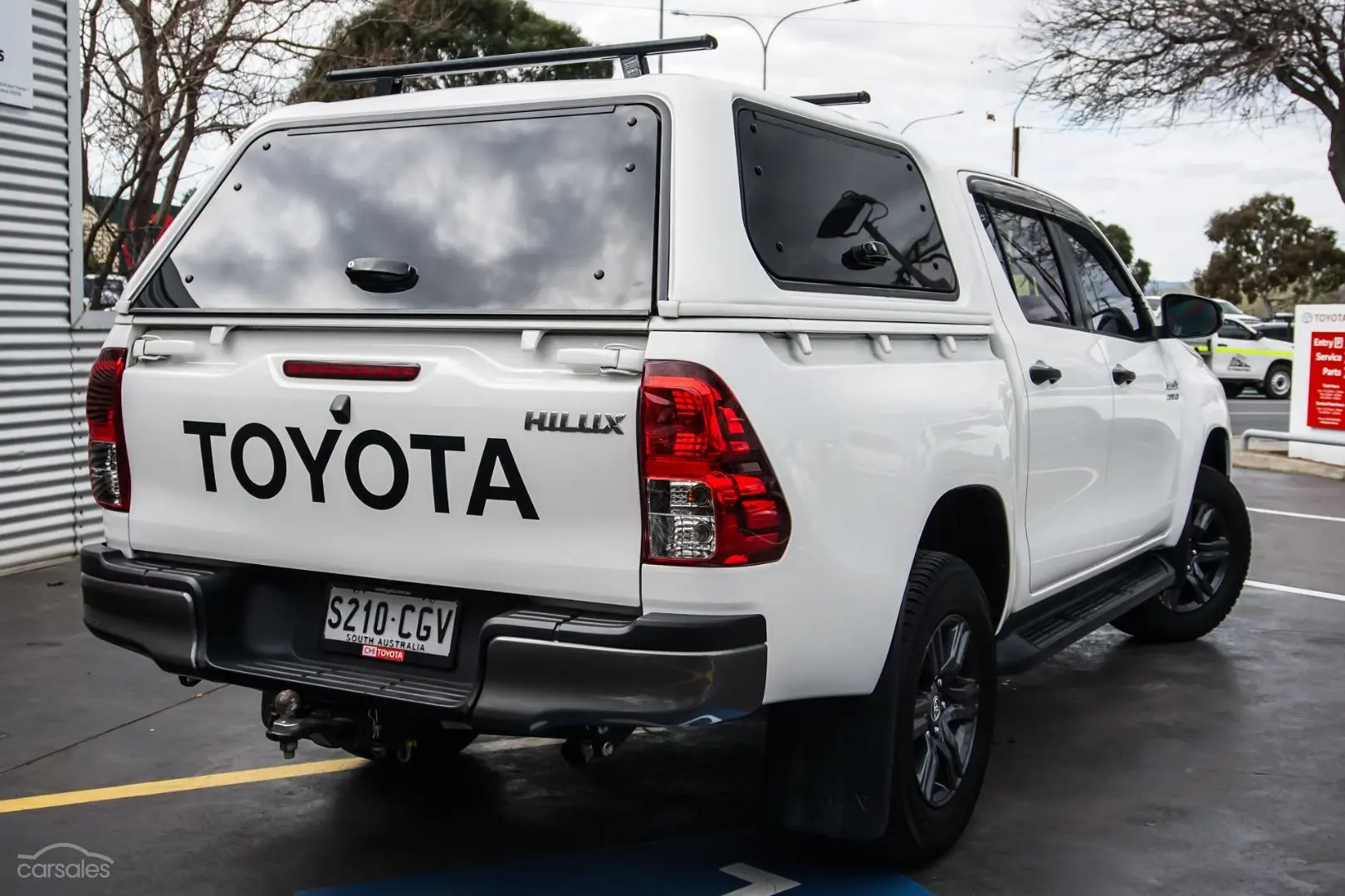 2020 Toyota Hilux Image 2