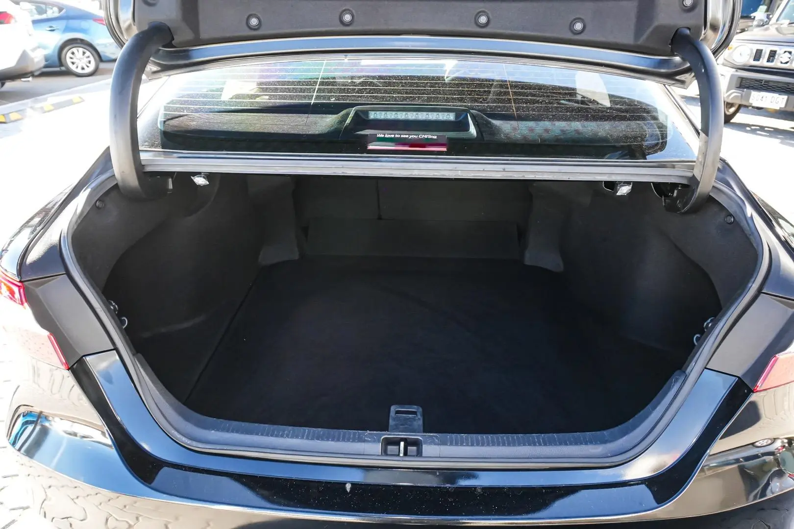 2019 Toyota Camry Gallery Image 11