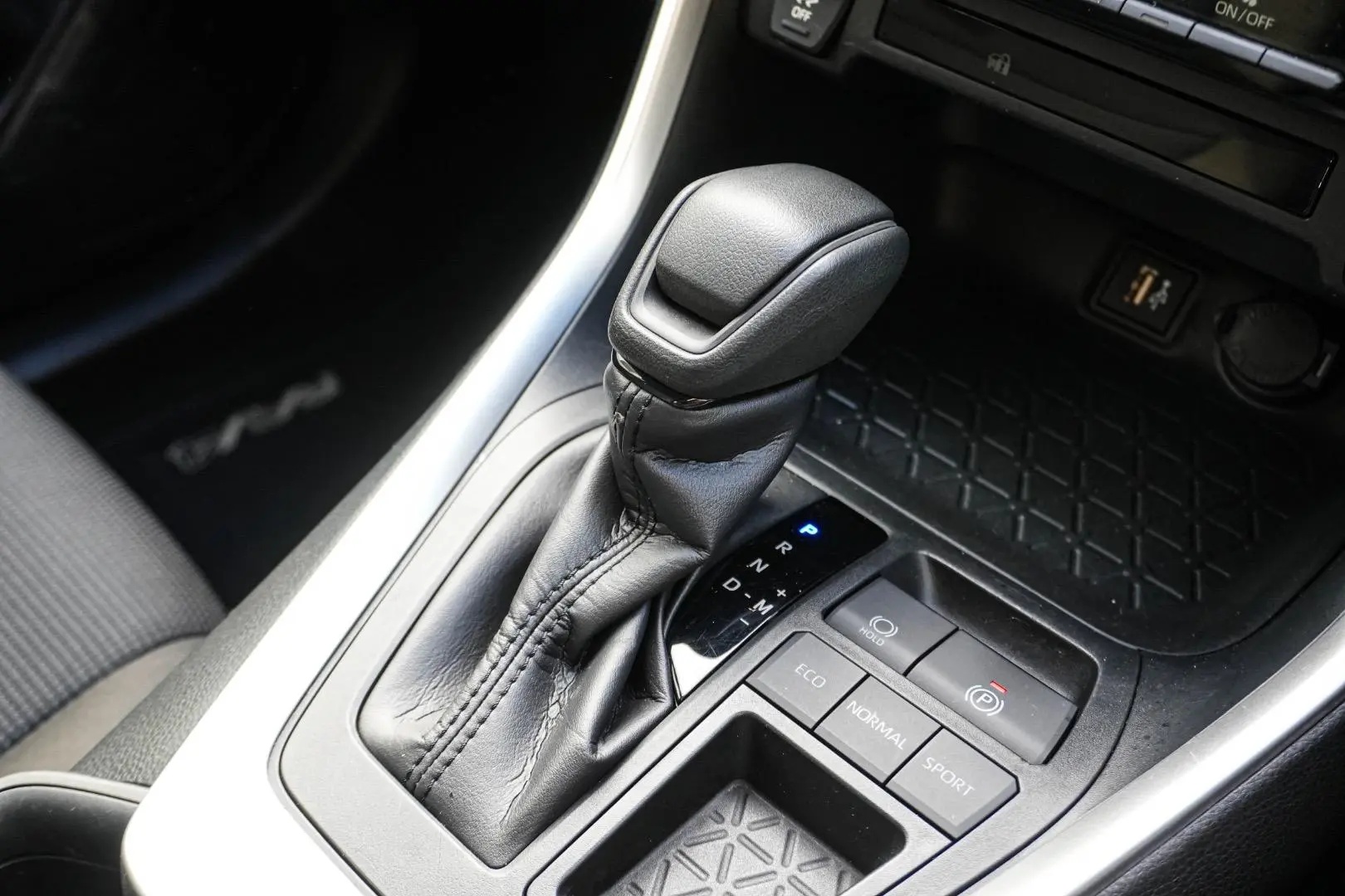 2024 Toyota RAV4 Gallery Image 17