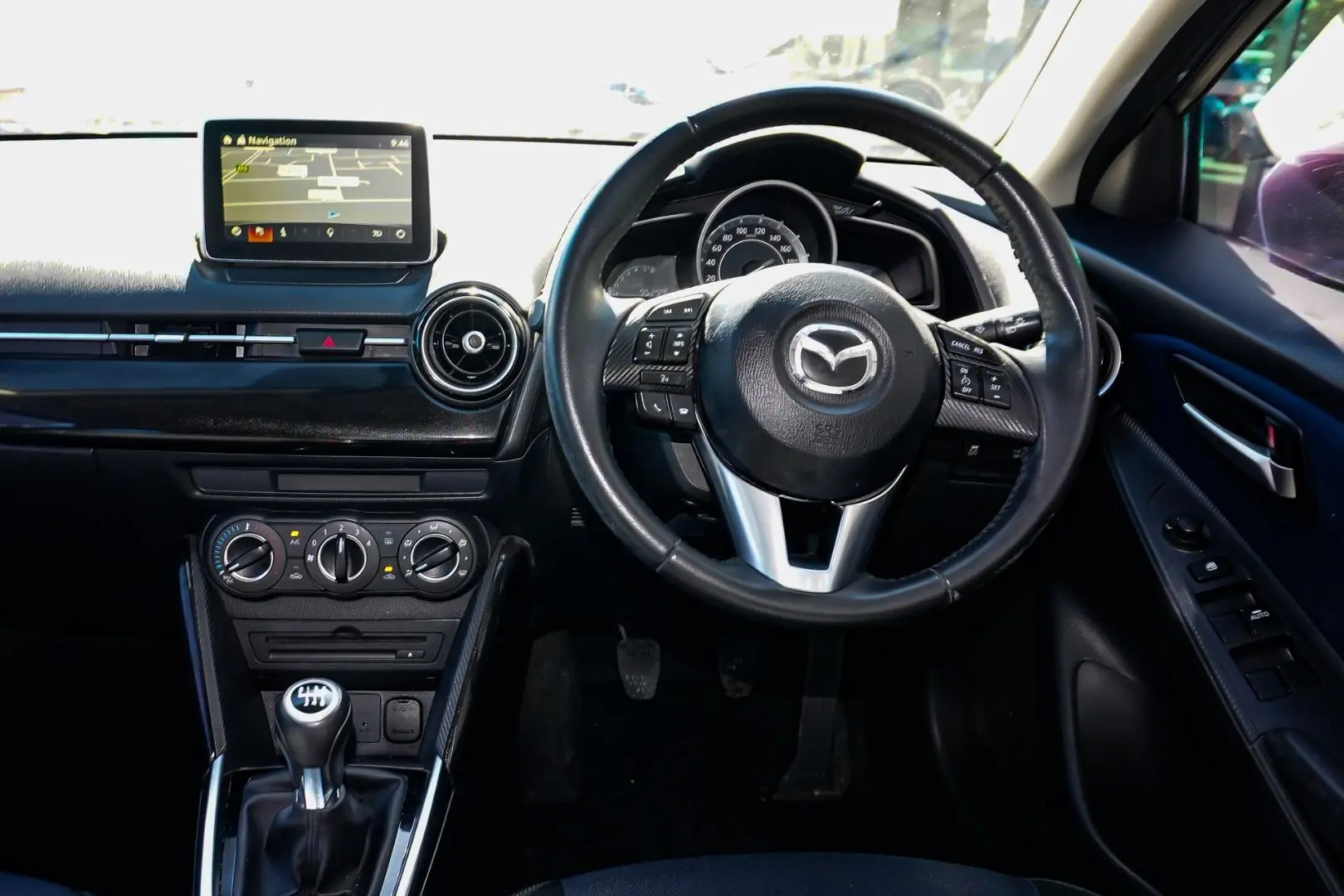 2016 Mazda 2 Gallery Image 9
