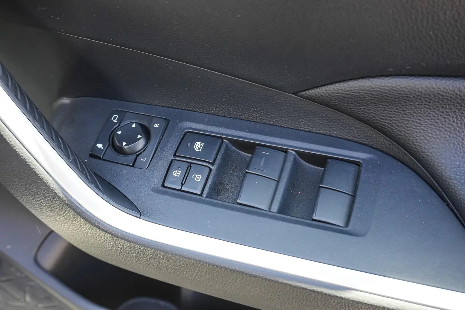 2023 Toyota RAV4 Gallery Image 18